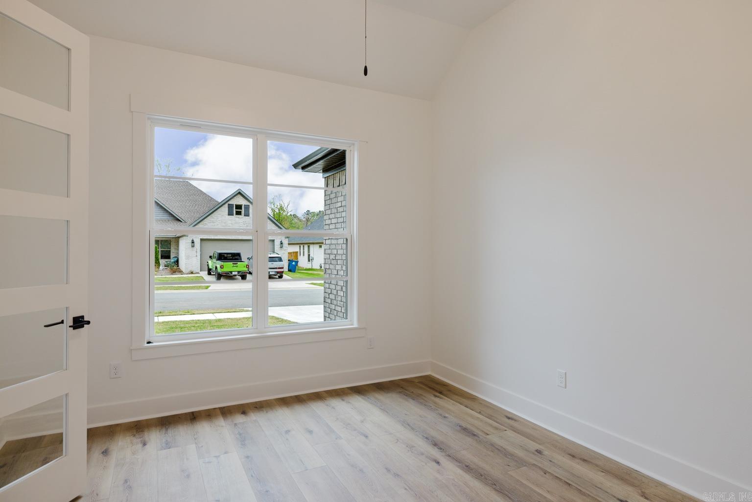 CREEKSIDE - Residential