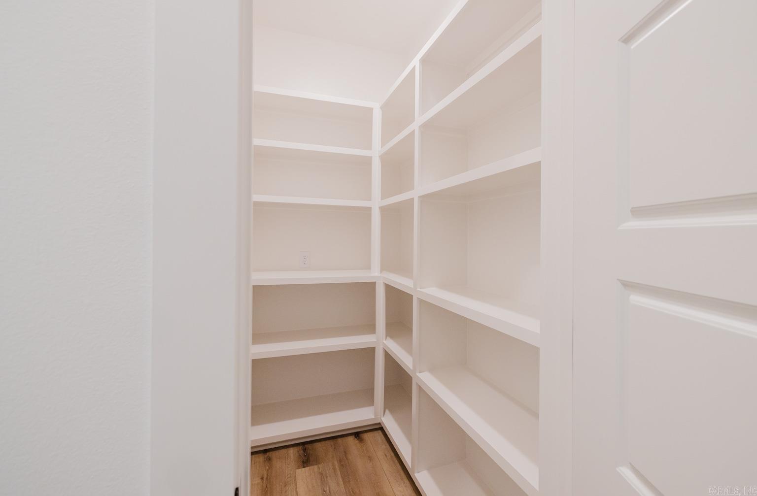 CREEKSIDE - Residential