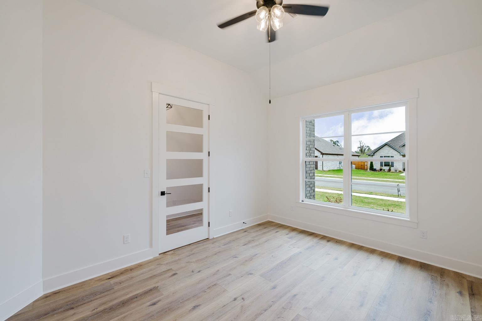 CREEKSIDE - Residential