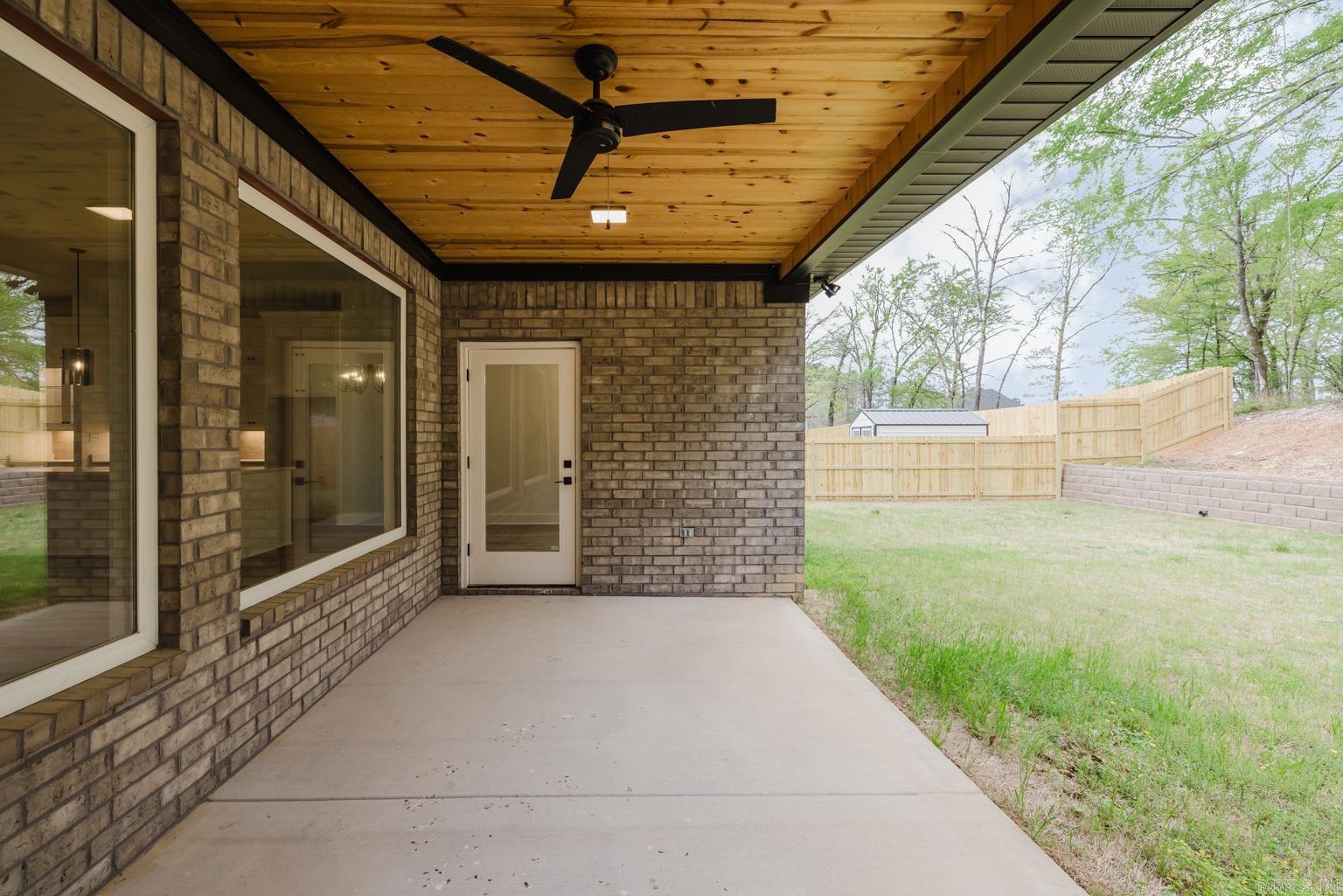 CREEKSIDE - Residential