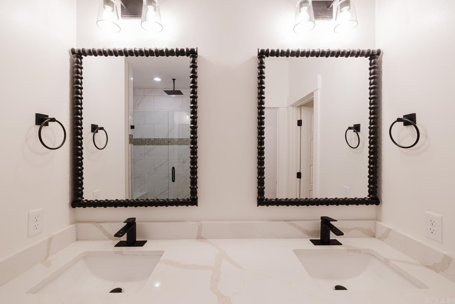 CREEKSIDE - Residential