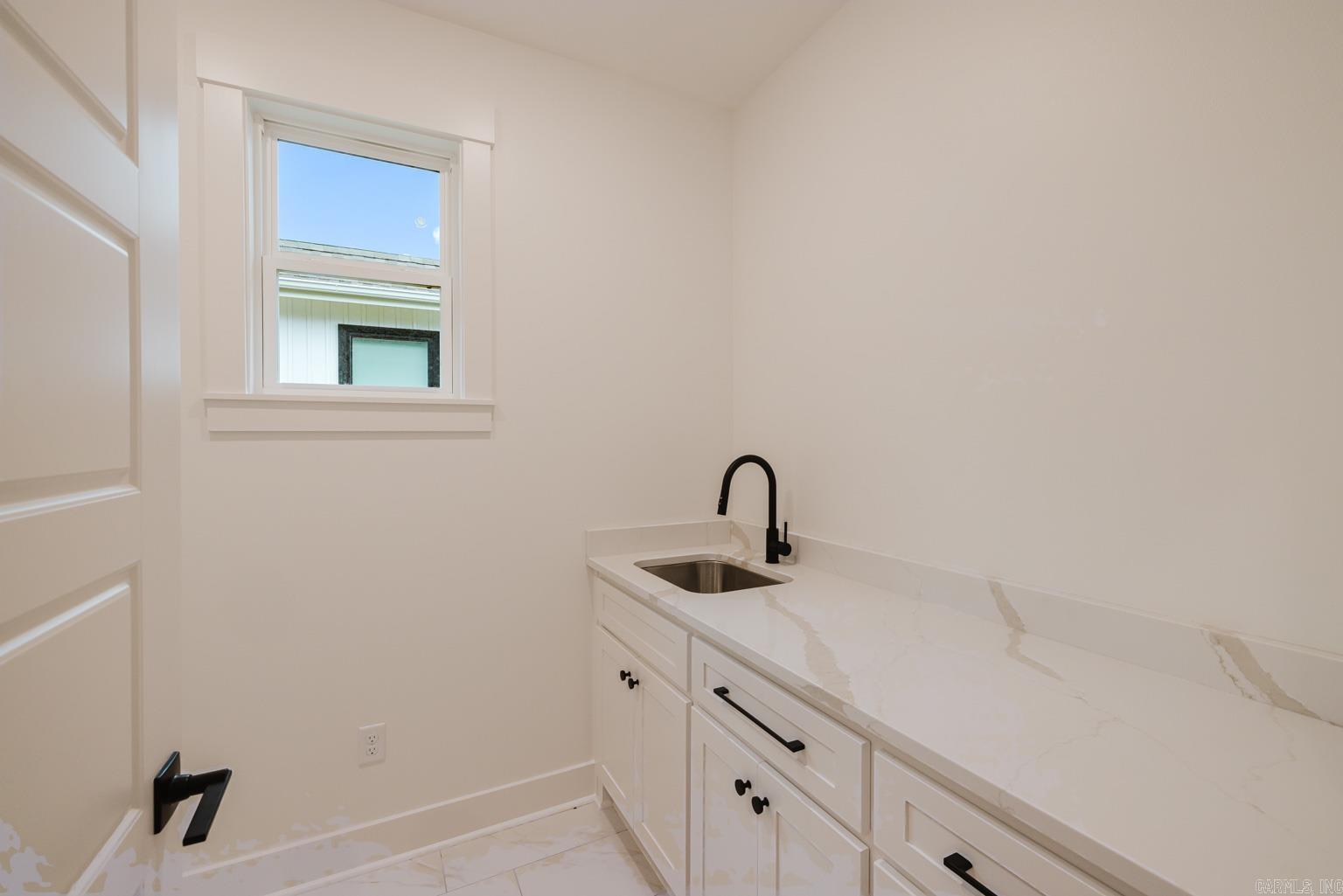 CREEKSIDE - Residential