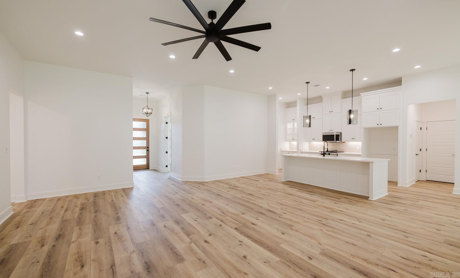 CREEKSIDE - Residential