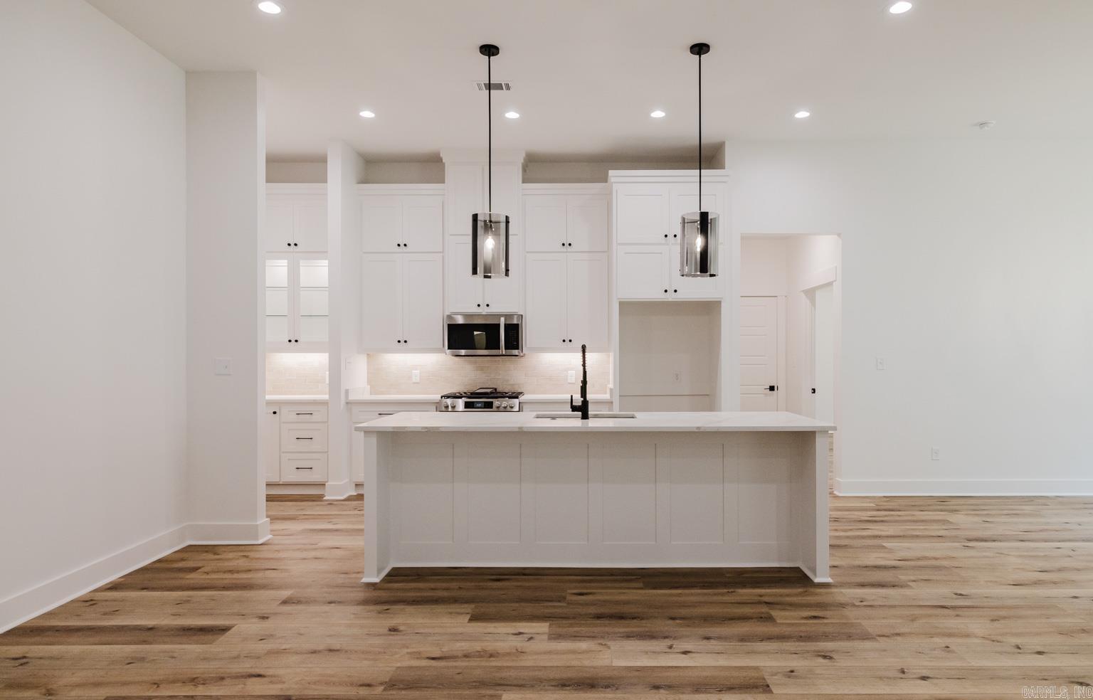 CREEKSIDE - Residential