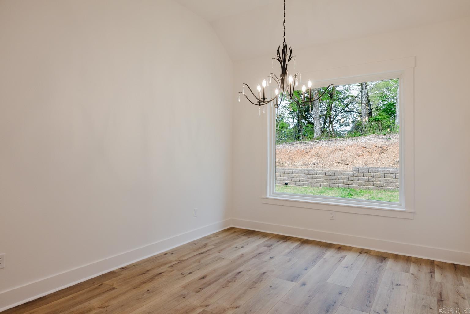 CREEKSIDE - Residential