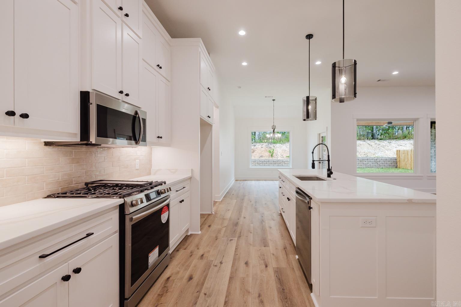 CREEKSIDE - Residential