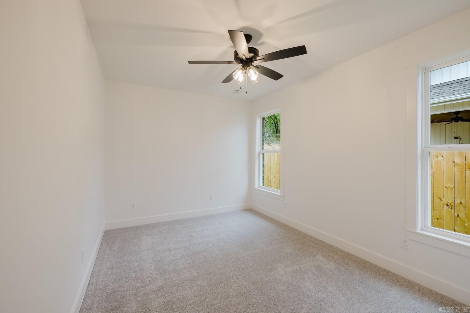 CREEKSIDE - Residential