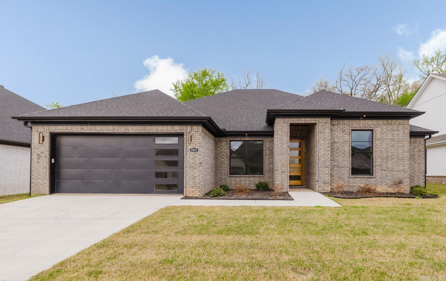 CREEKSIDE - Residential