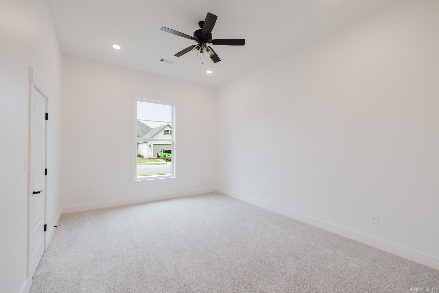 CREEKSIDE - Residential