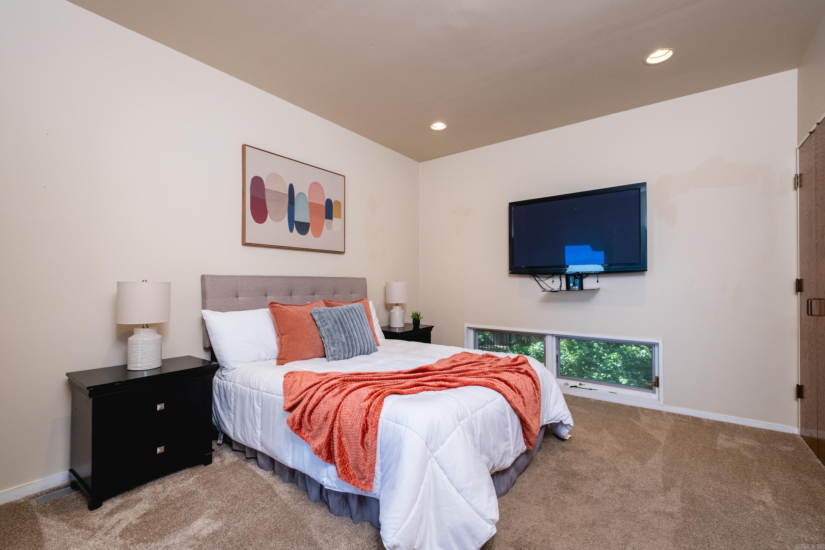 RIVER RIDGE - Residential