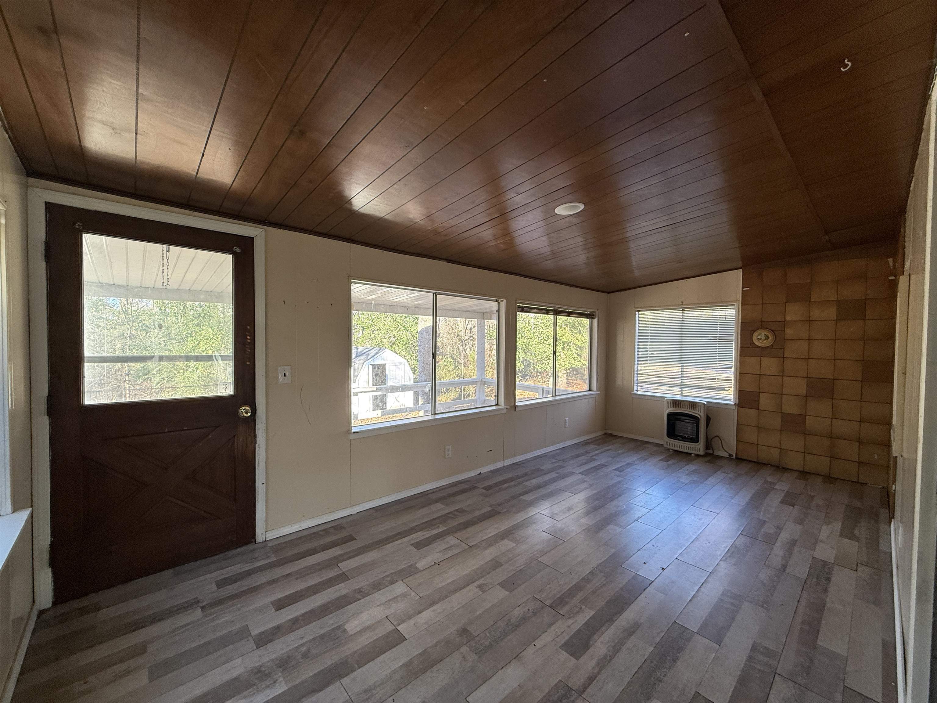 Hiawatha 3rd - Residential Lease