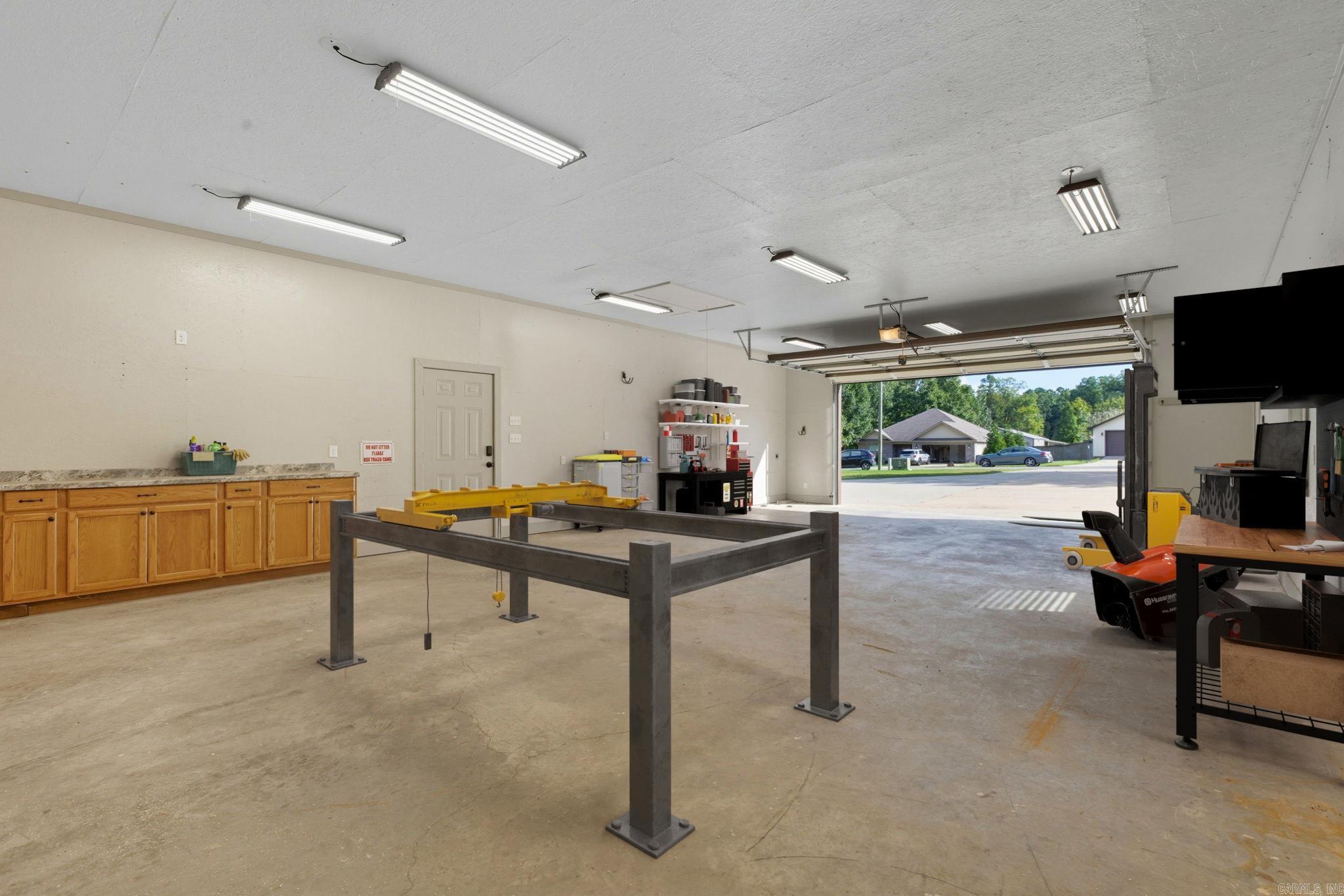 HICKORY NUT RIDGE - Residential