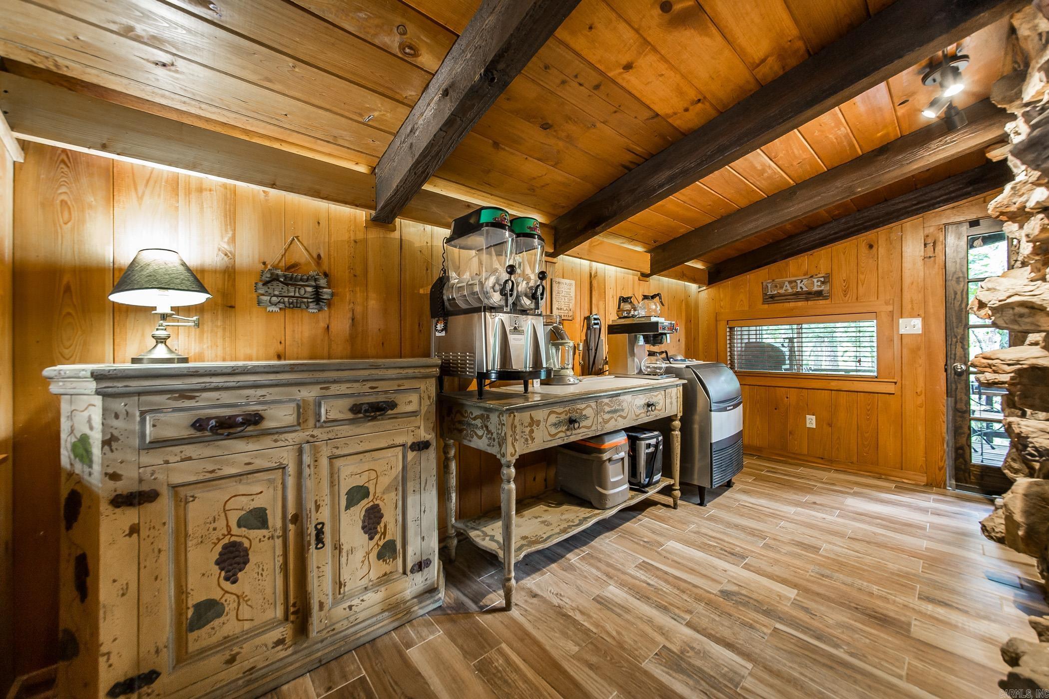 Todd Davis Lakeshore III - Residential
