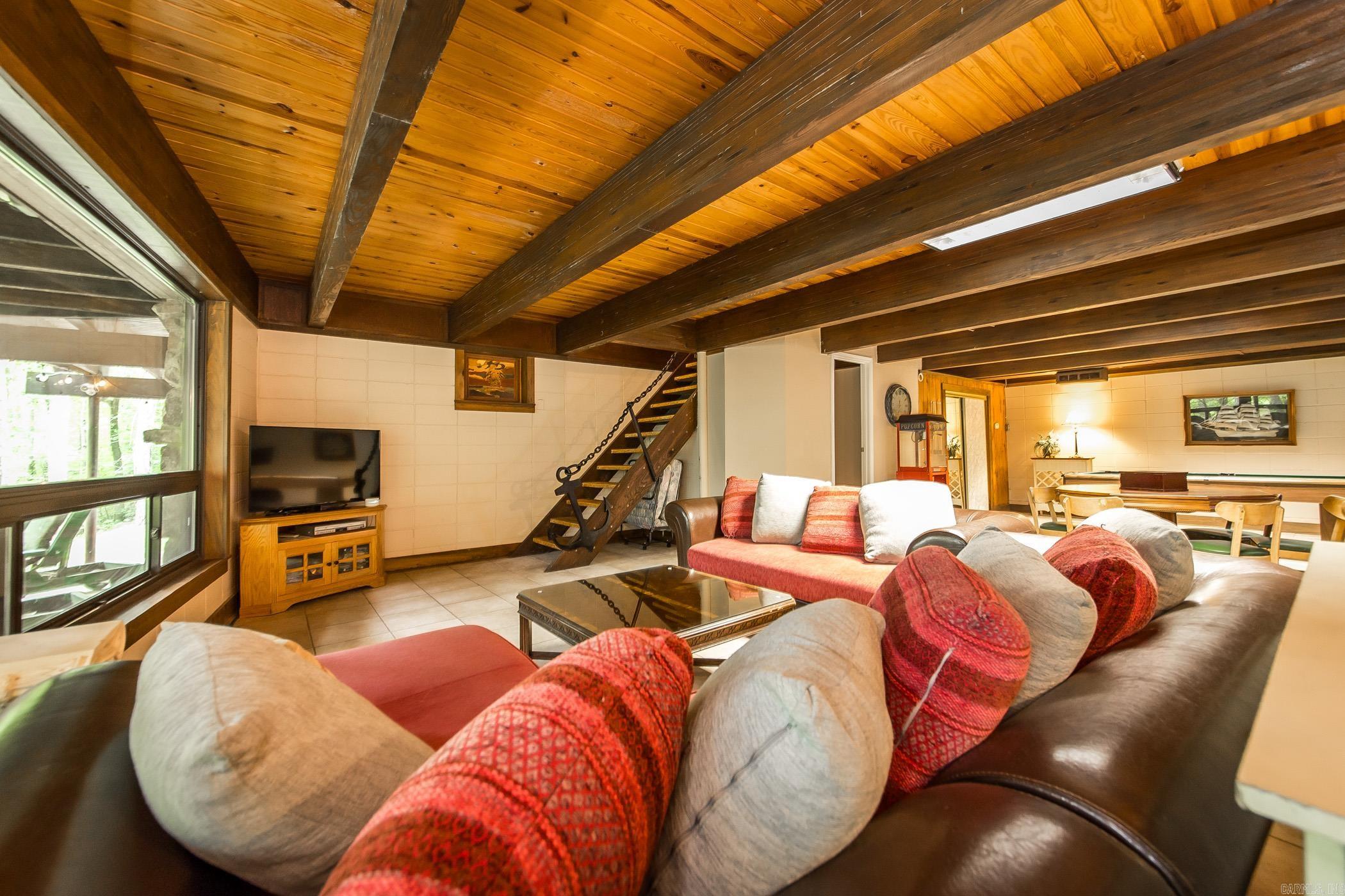 Todd Davis Lakeshore III - Residential