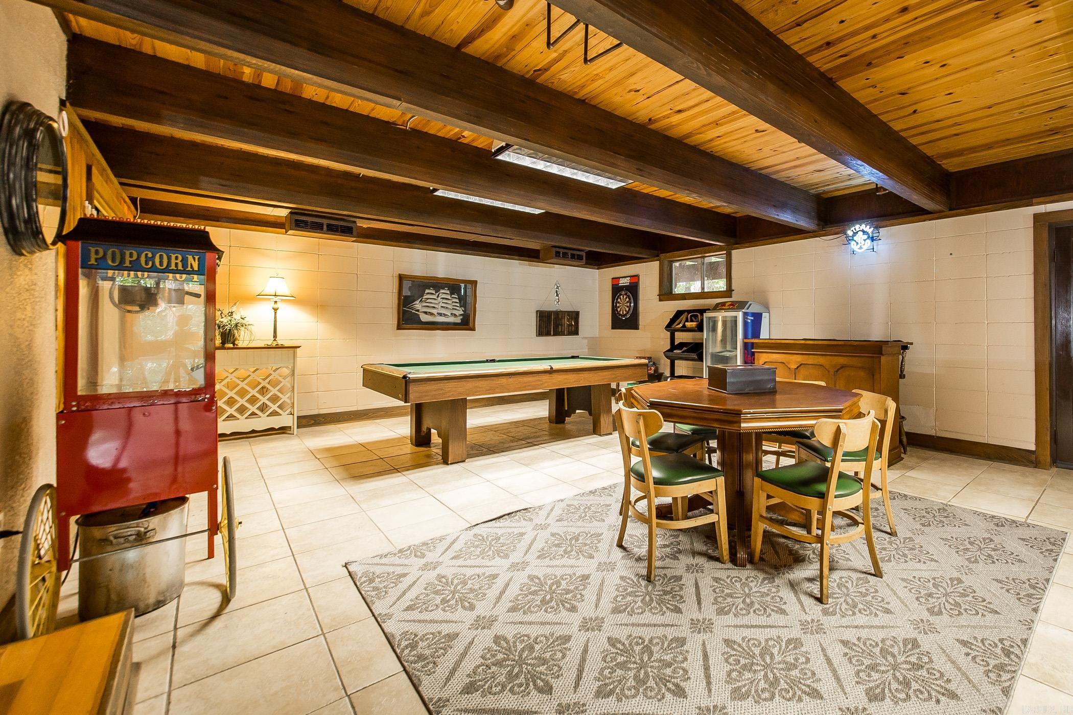 Todd Davis Lakeshore III - Residential