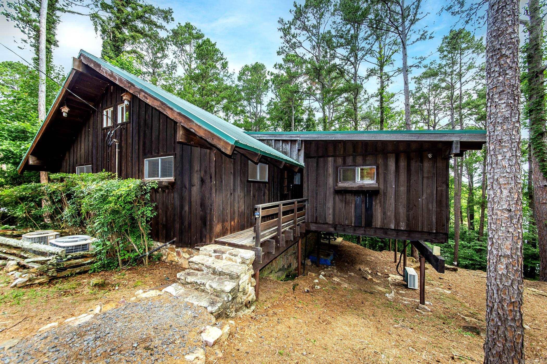 Todd Davis Lakeshore III - Residential