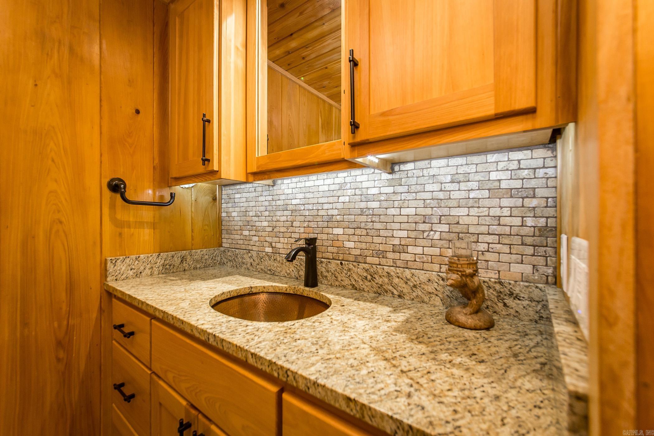 Todd Davis Lakeshore III - Residential