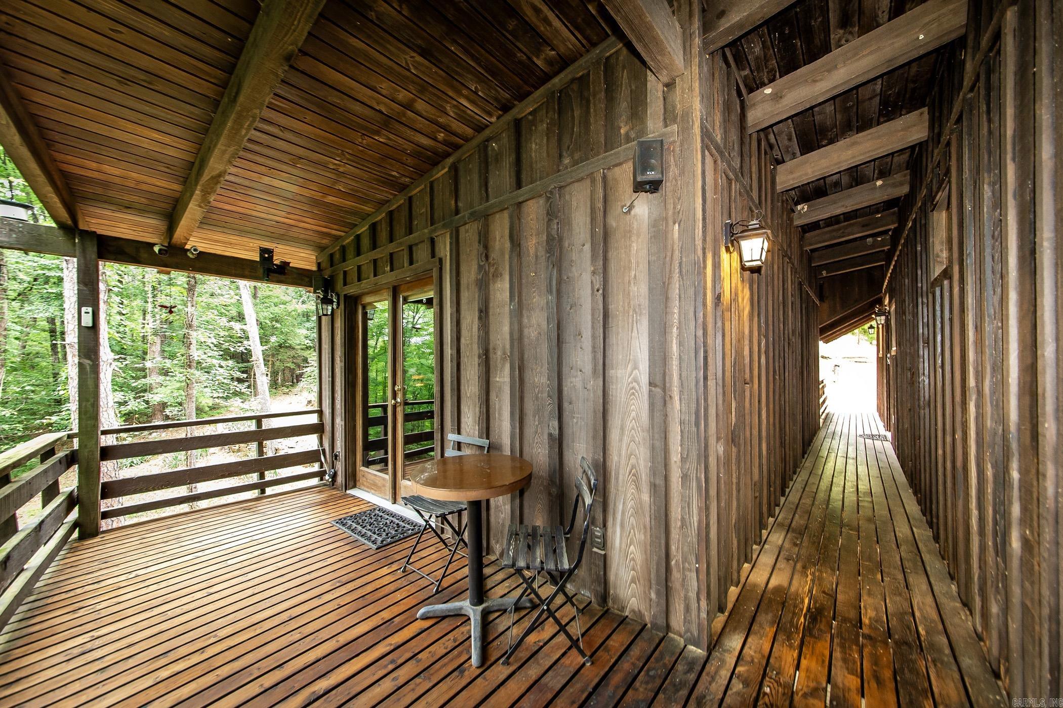 Todd Davis Lakeshore III - Residential