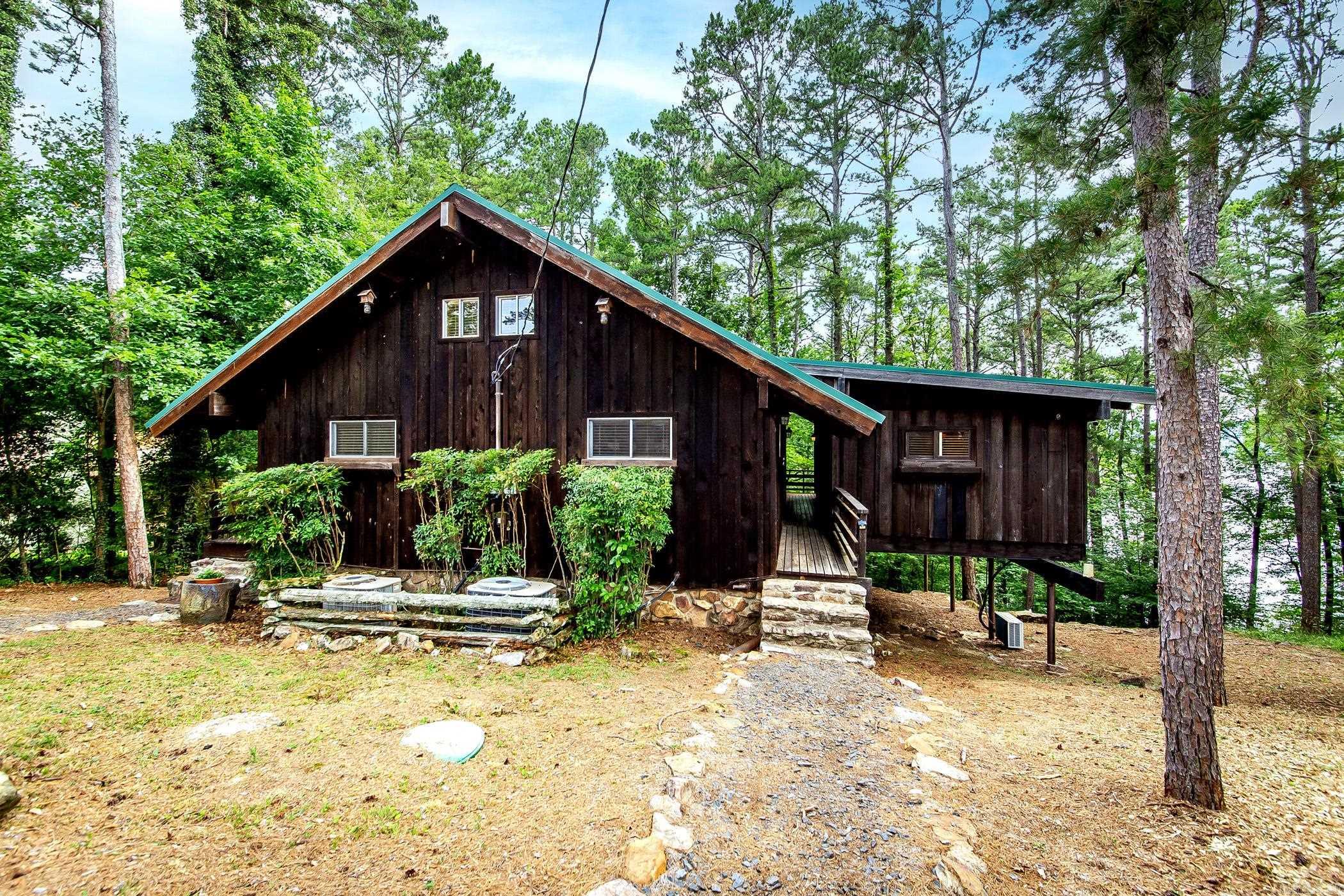 Todd Davis Lakeshore III - Residential