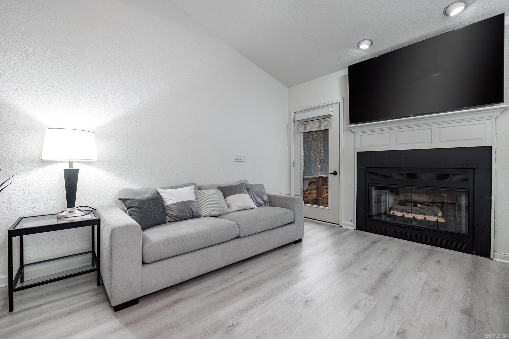 CALDERON - Residential