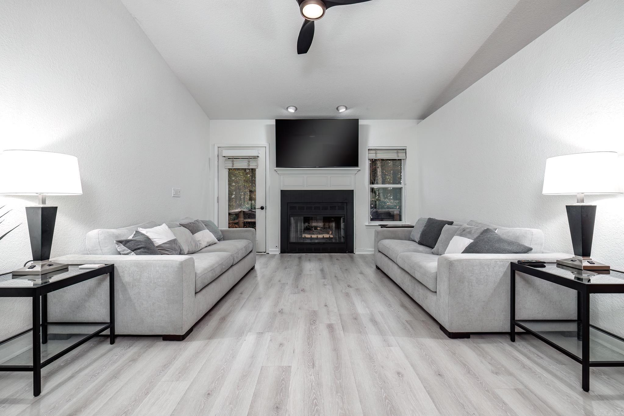 CALDERON - Residential