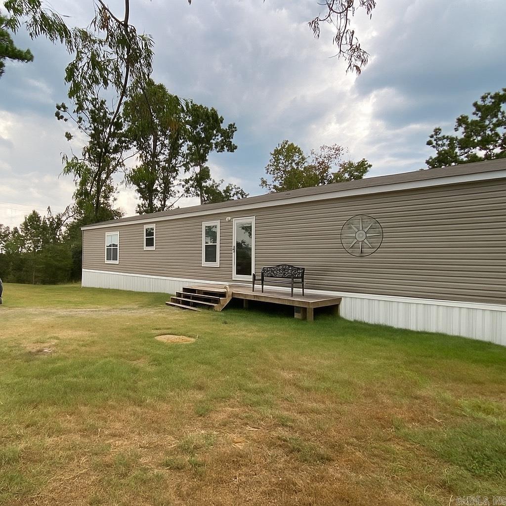 Welcome to 107 Owens Dr - a beautifully maintained 3 bed/2 bath manufactured home offering 1,100 sq.ft. of comfortable, modern living space. Being a 2023 model, this home features an open-concept layout and a bright, inviting kitchen featuring newly update stainless steel appliance - perfect for every day living or weekend getaways. Situated on a quiet road for peace and privacy, this property is ideal for a primary residence or a lake house retreat. You'll love being just a 6 minute drive to Norfork Dam and only an 8 minute drive to Blue Diamond (Quarry) Marina, giving you quick access to fishing, boating, and stunning lake views. Whether you're looking for your next home or the perfect vacation escape, this move-in ready gem is waiting for you!