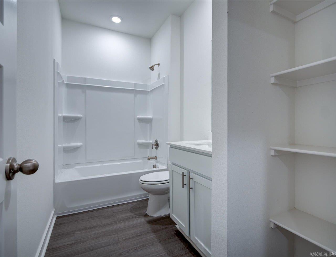 THE RESERVE AT COUNTRY CLUB PHAS - Residential