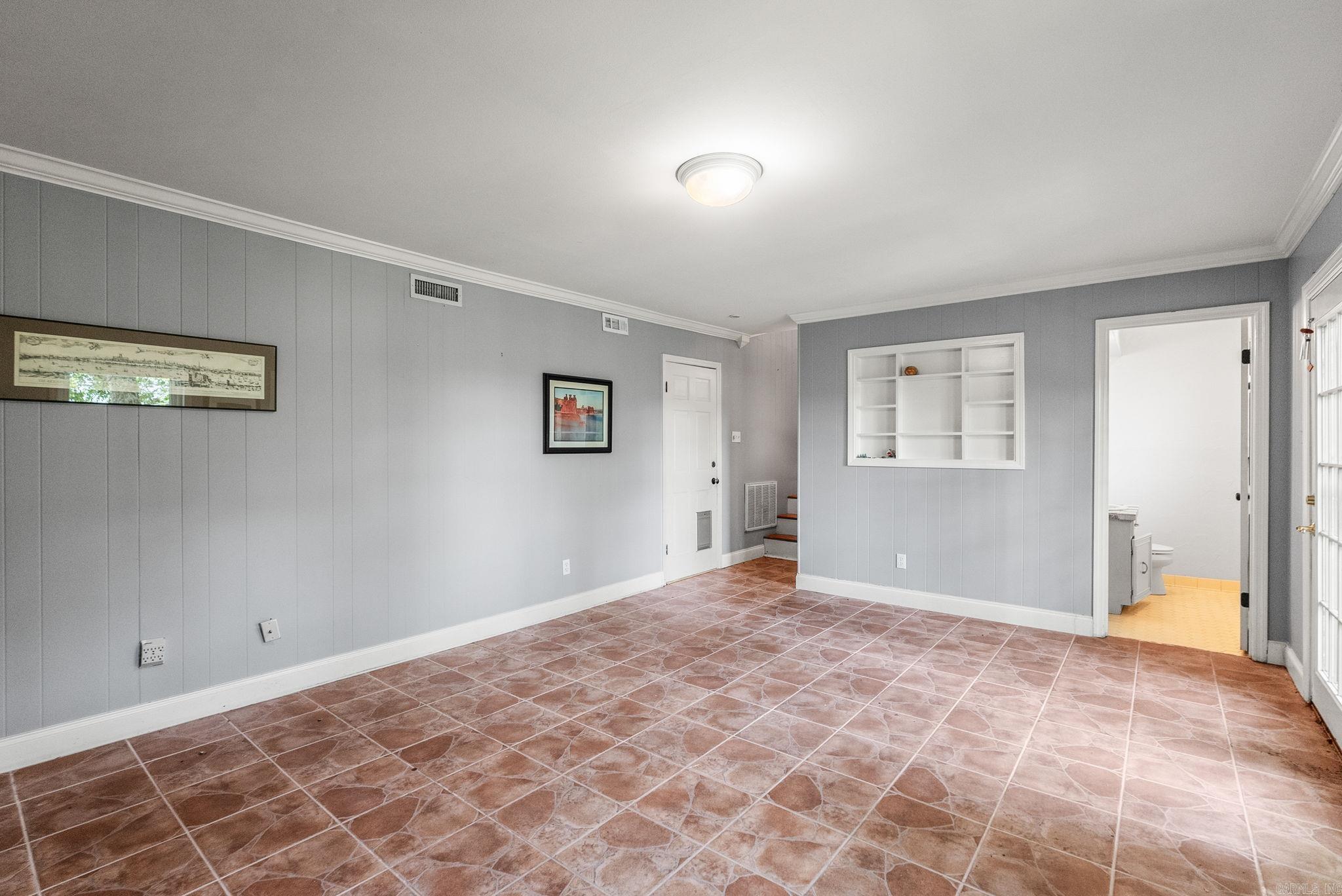 Leawood Manor 1st - Residential