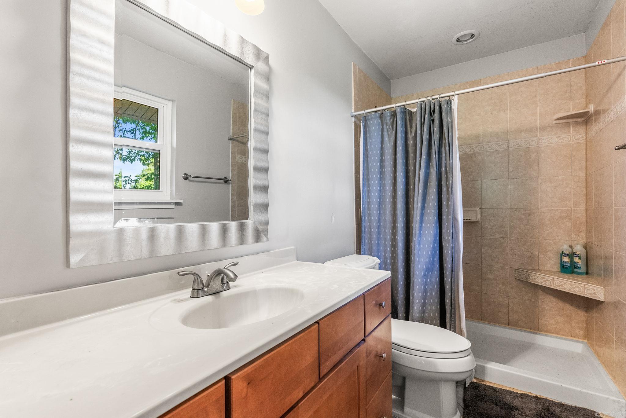 Leawood Manor 1st - Residential