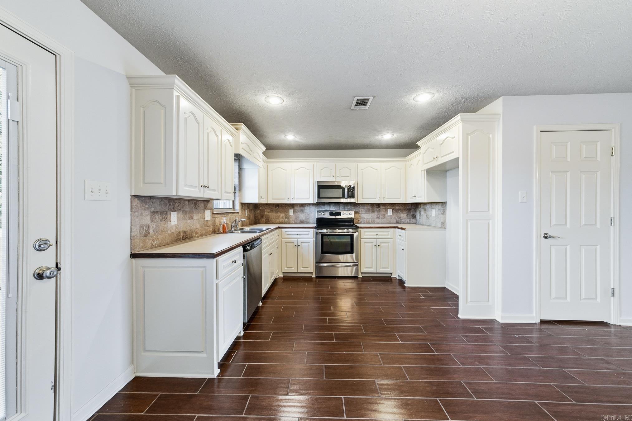 MAGNESS CREEK SUBDIVISION - Residential