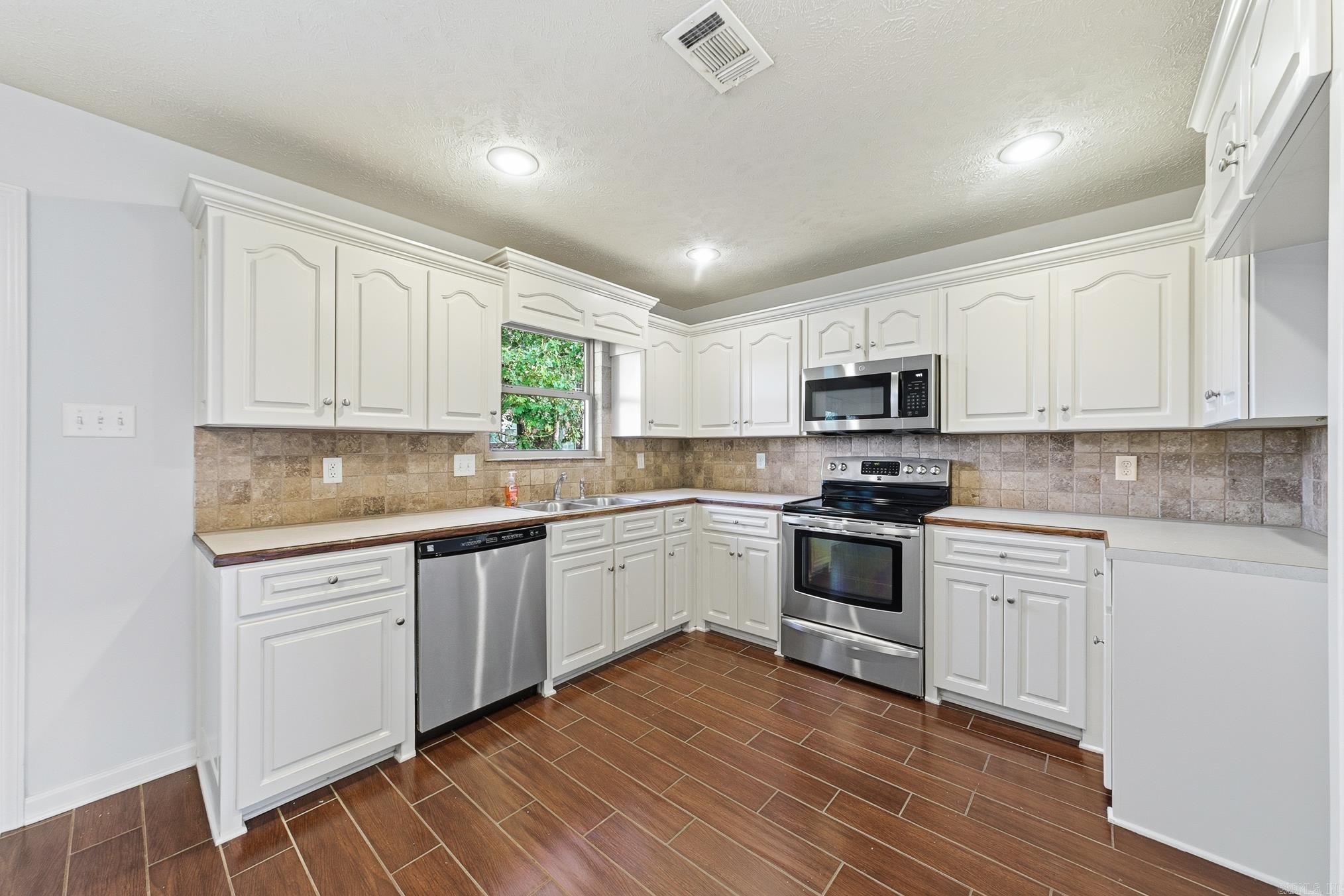 MAGNESS CREEK SUBDIVISION - Residential