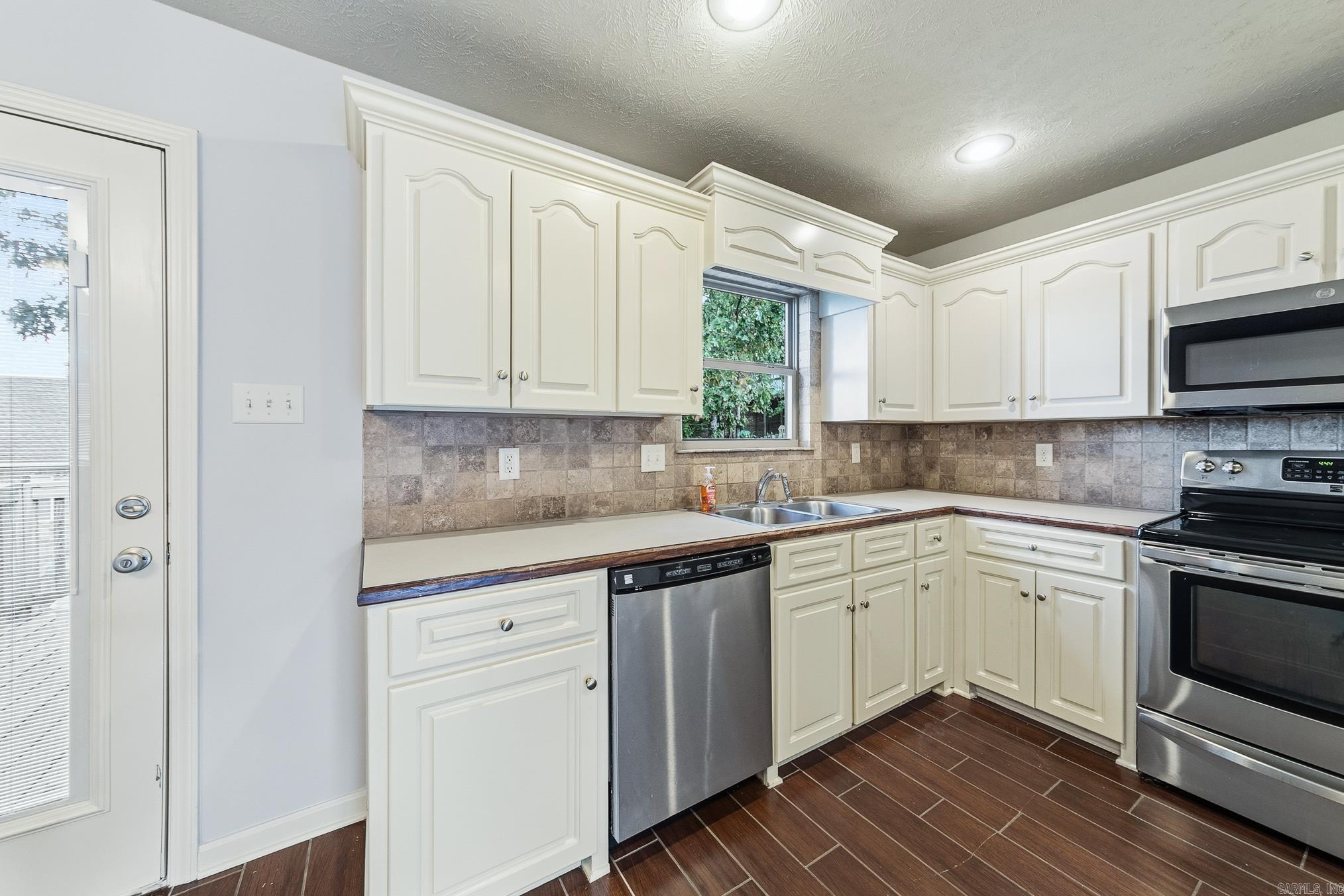 MAGNESS CREEK SUBDIVISION - Residential