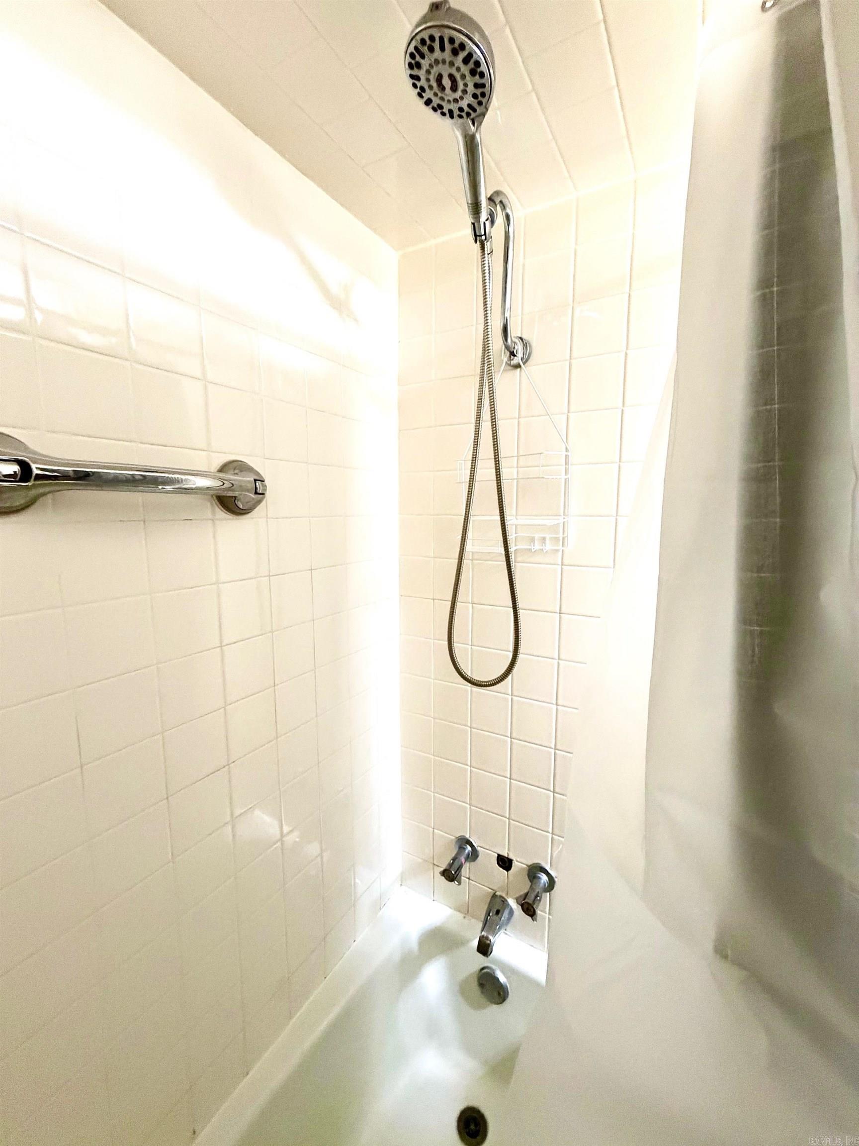 Madrid Courts - Residential