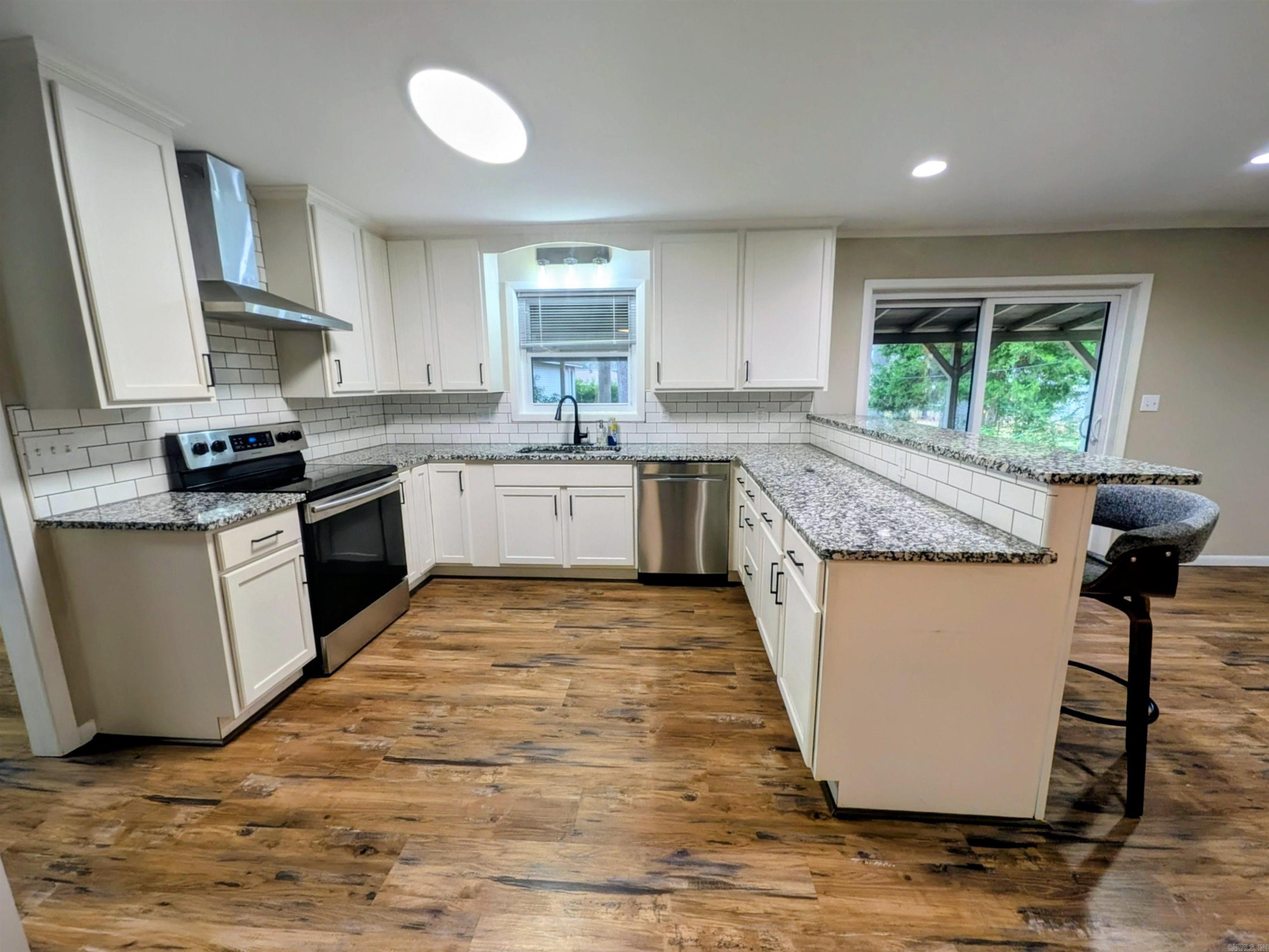 MIKE BERG LAKE - Residential