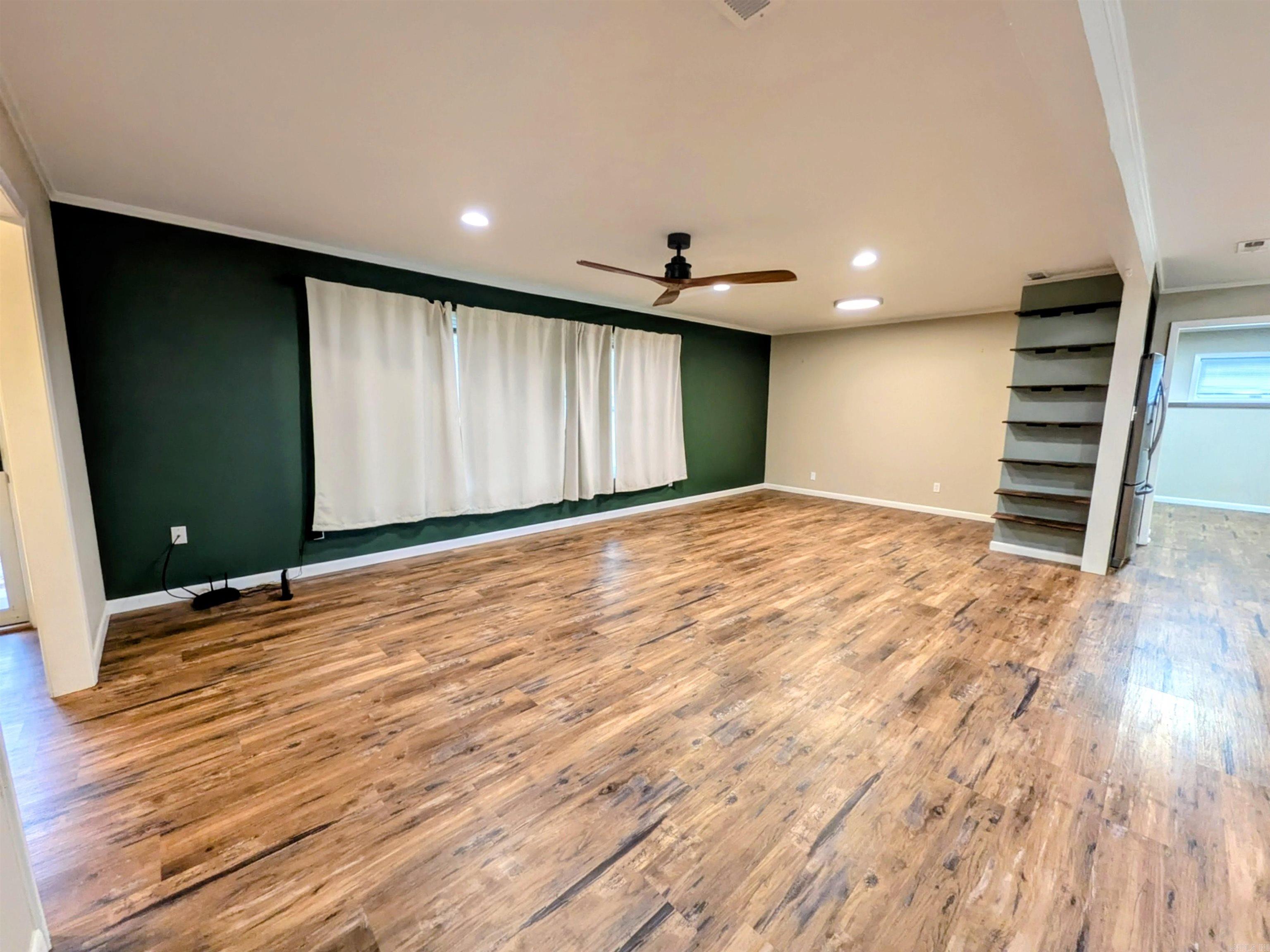 MIKE BERG LAKE - Residential