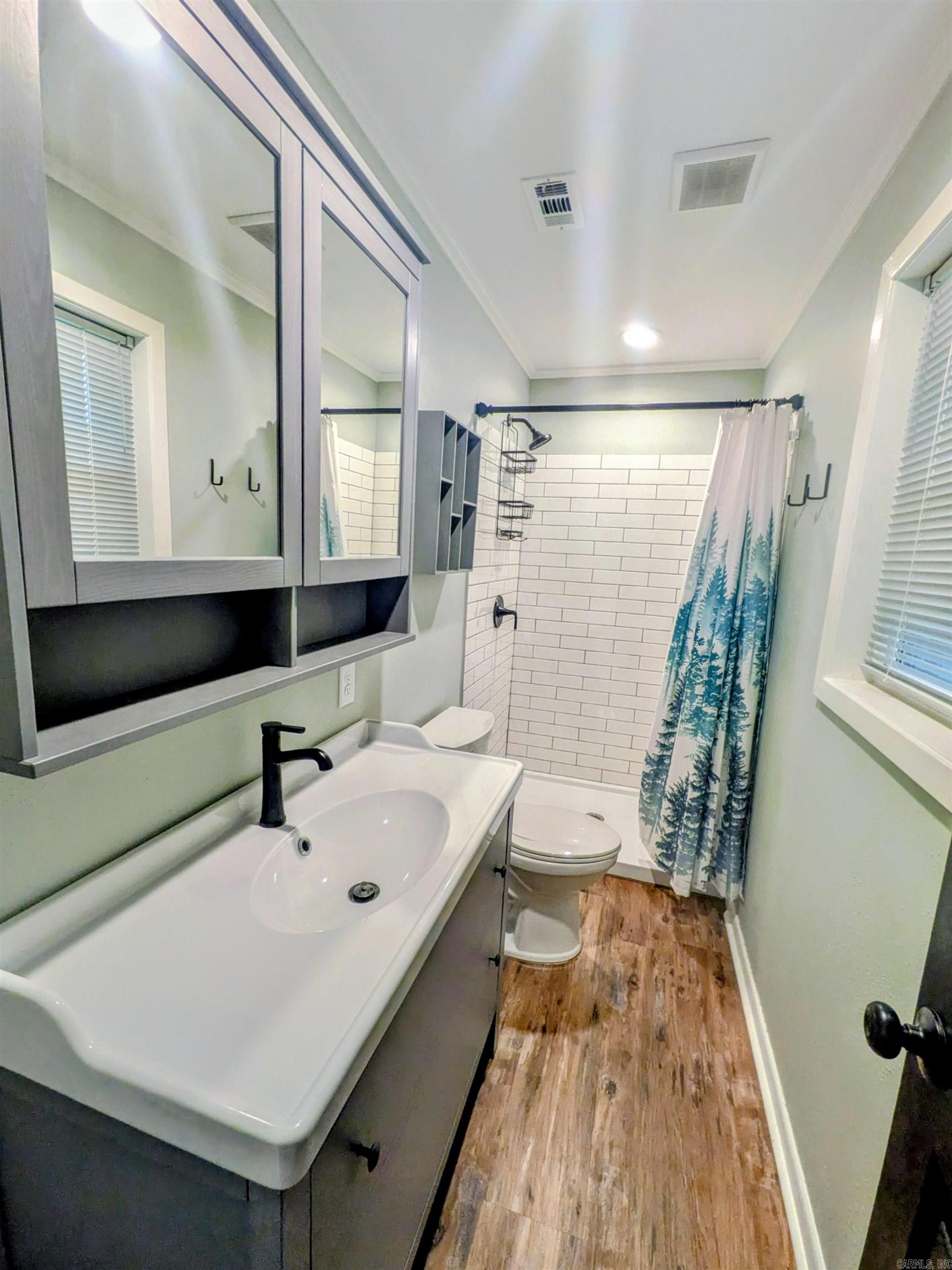 MIKE BERG LAKE - Residential