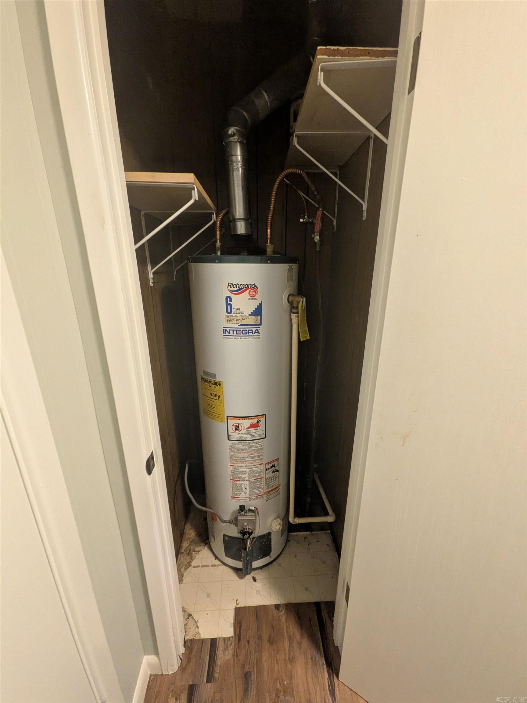 MIKE BERG LAKE - Residential