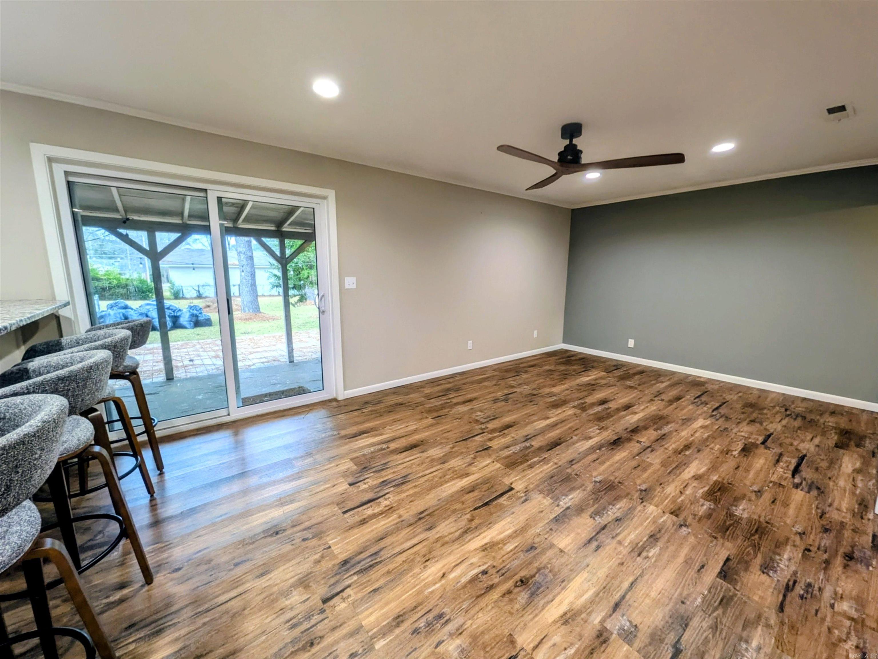 MIKE BERG LAKE - Residential