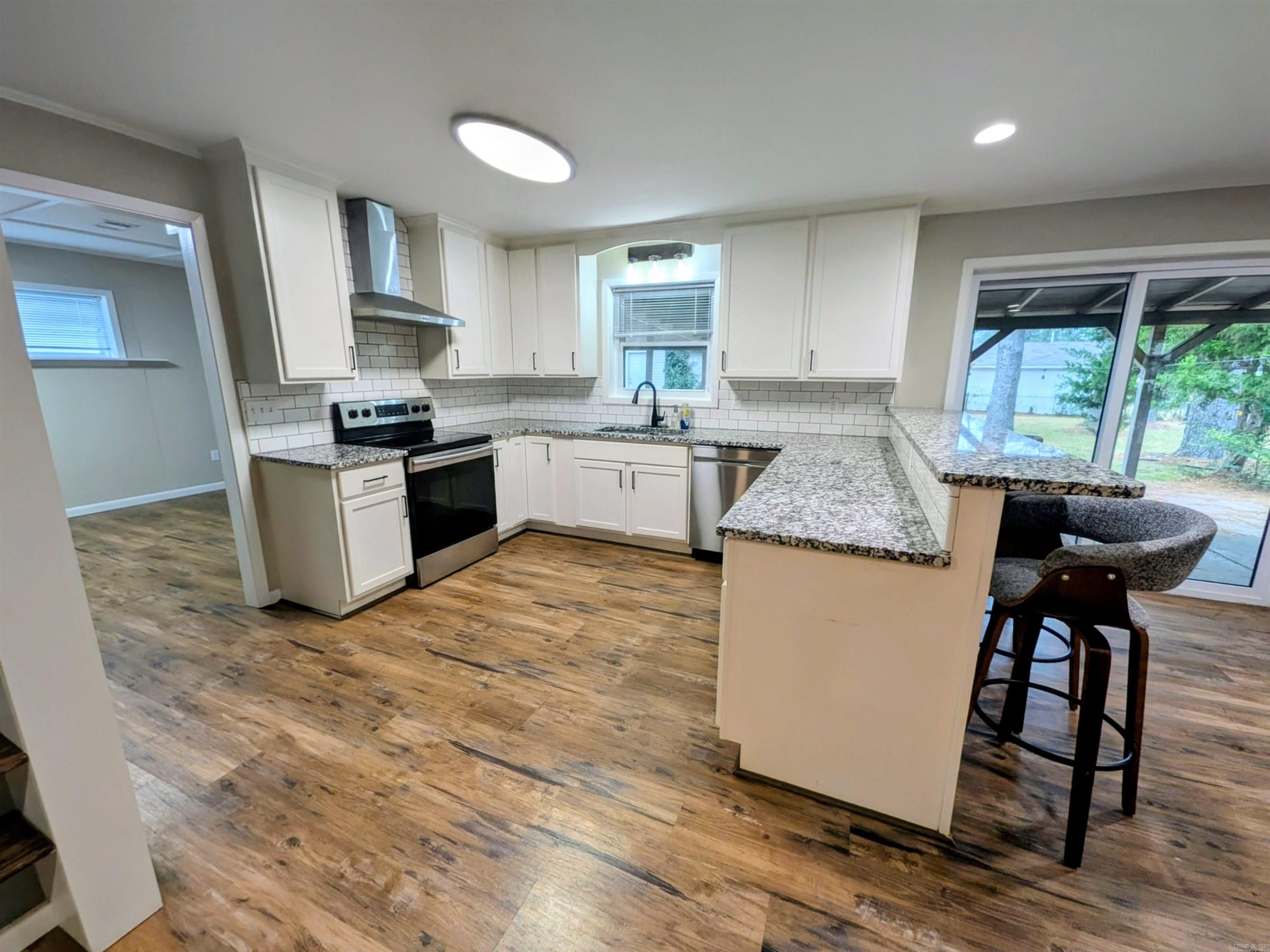 MIKE BERG LAKE - Residential