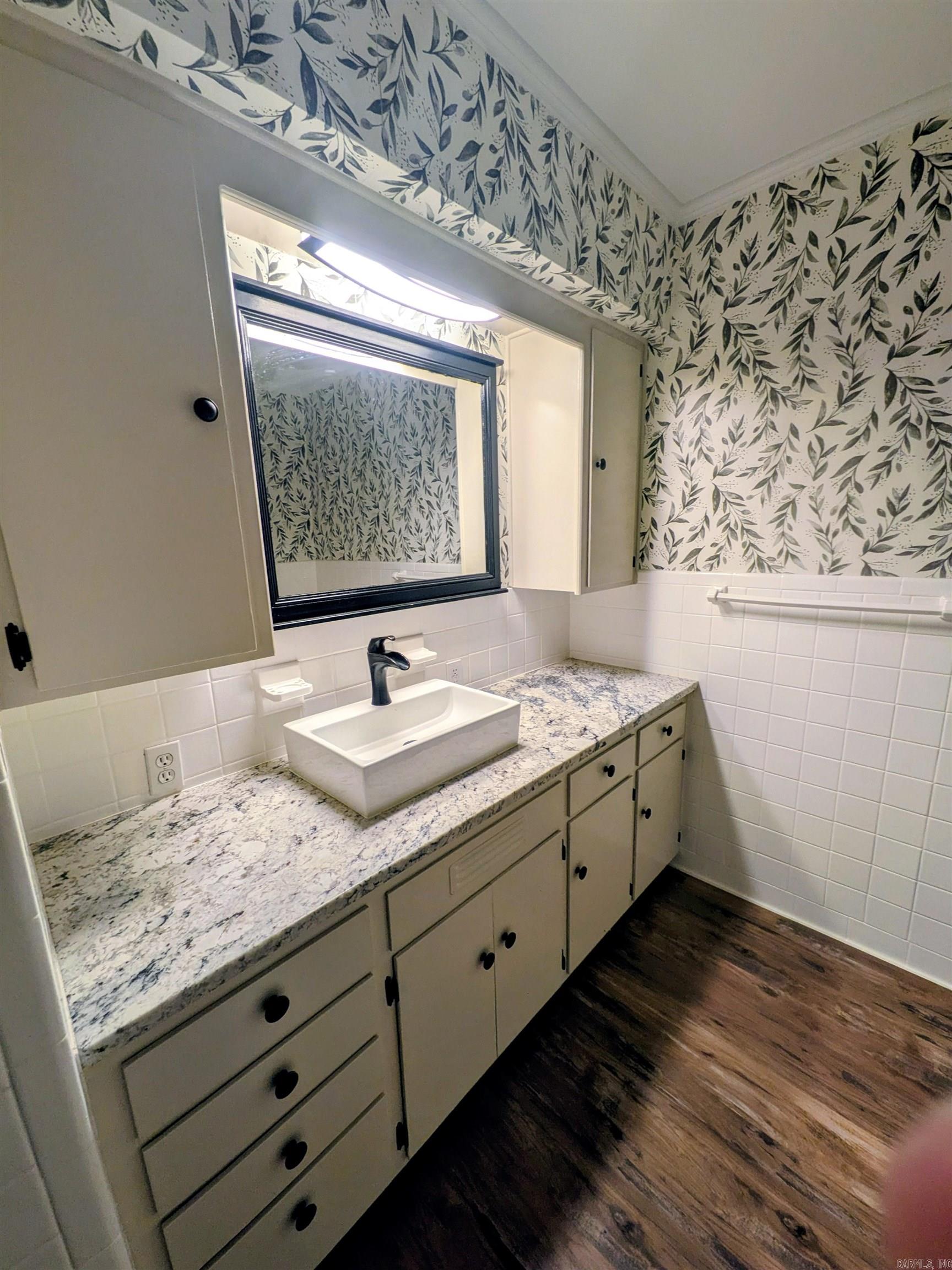 MIKE BERG LAKE - Residential