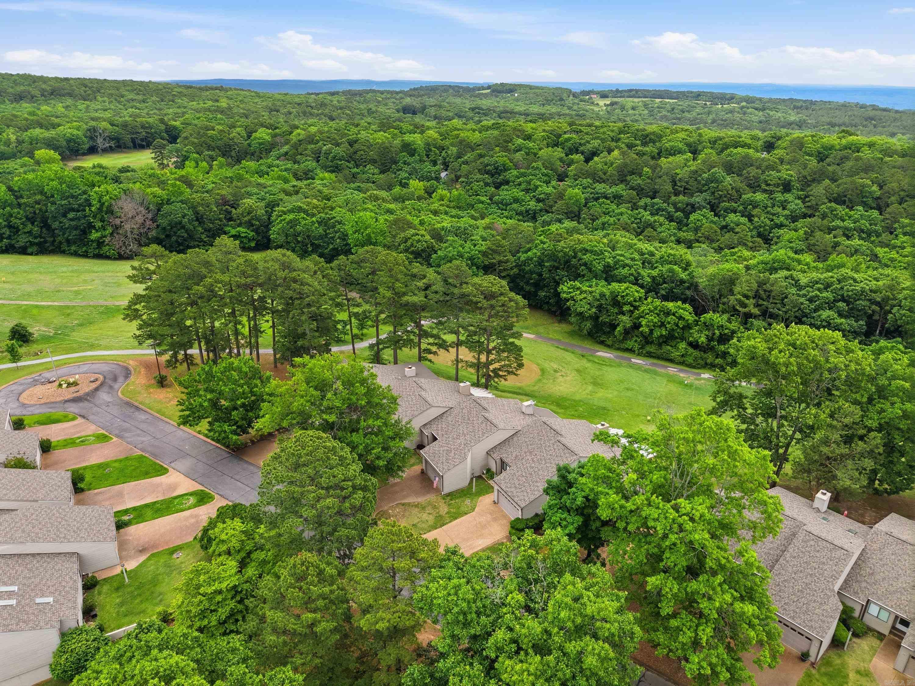 COUNTRY CLUB RIDGE TOWN - Residential