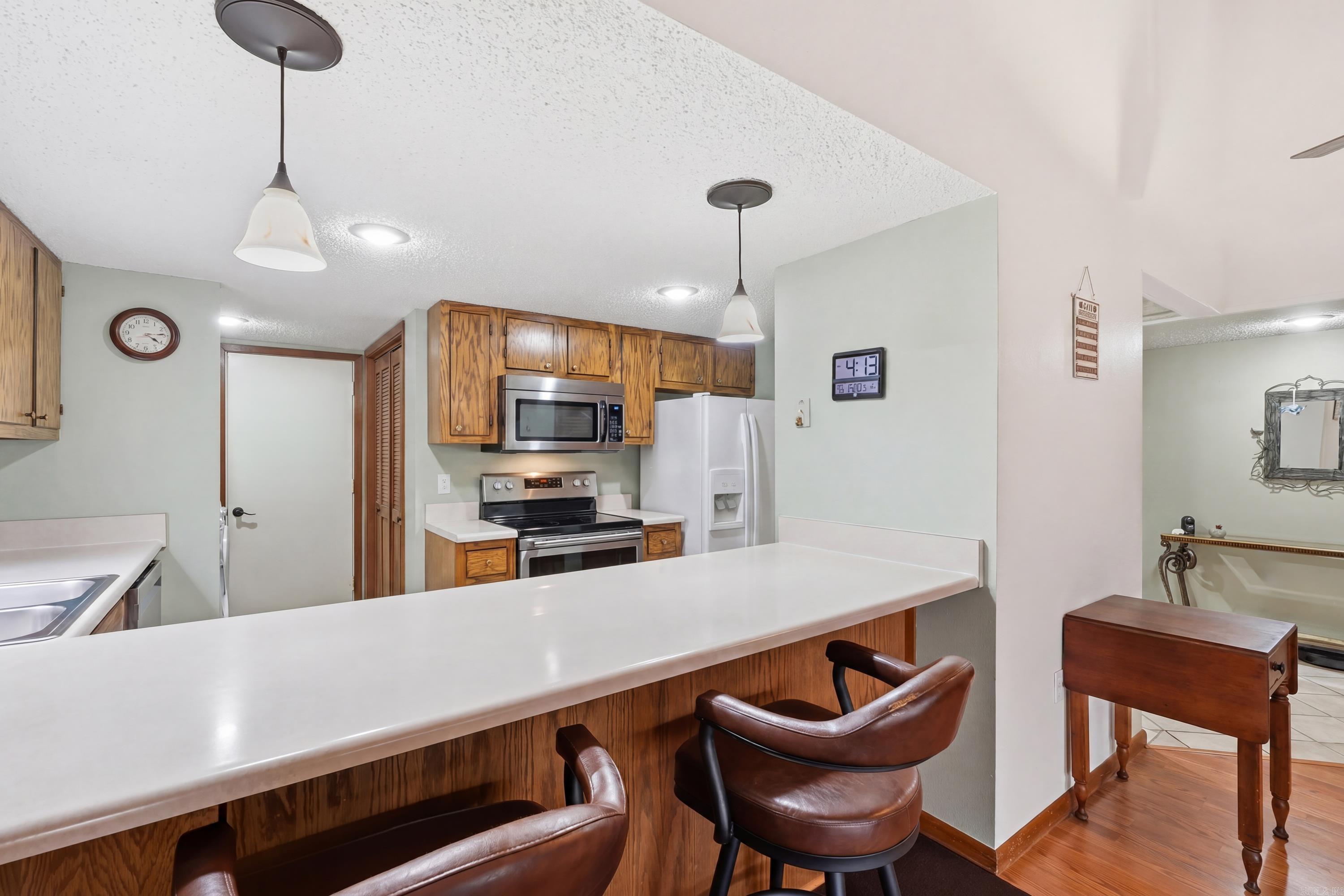 COUNTRY CLUB RIDGE TOWN - Residential