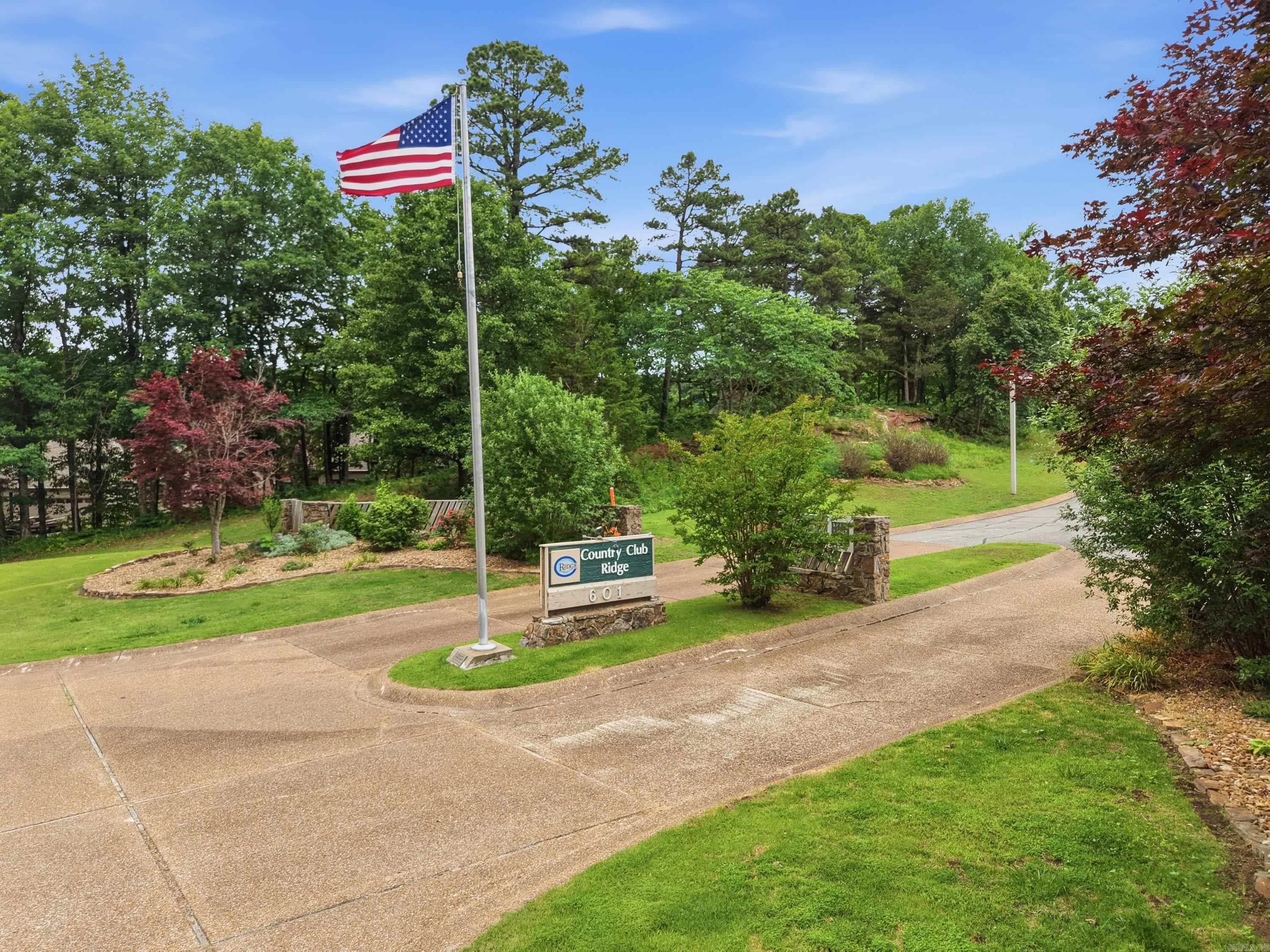 COUNTRY CLUB RIDGE TOWN - Residential