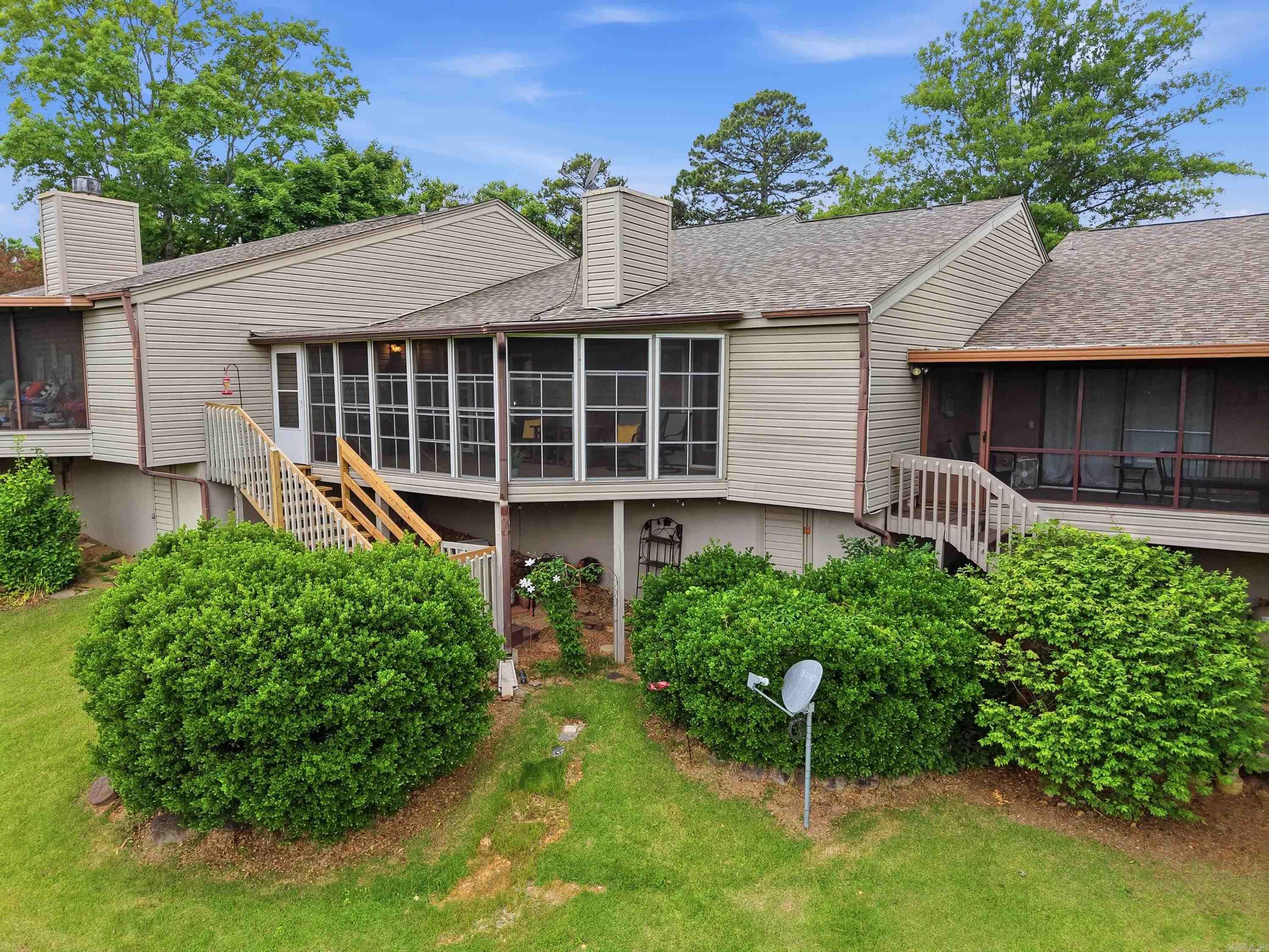 COUNTRY CLUB RIDGE TOWN - Residential