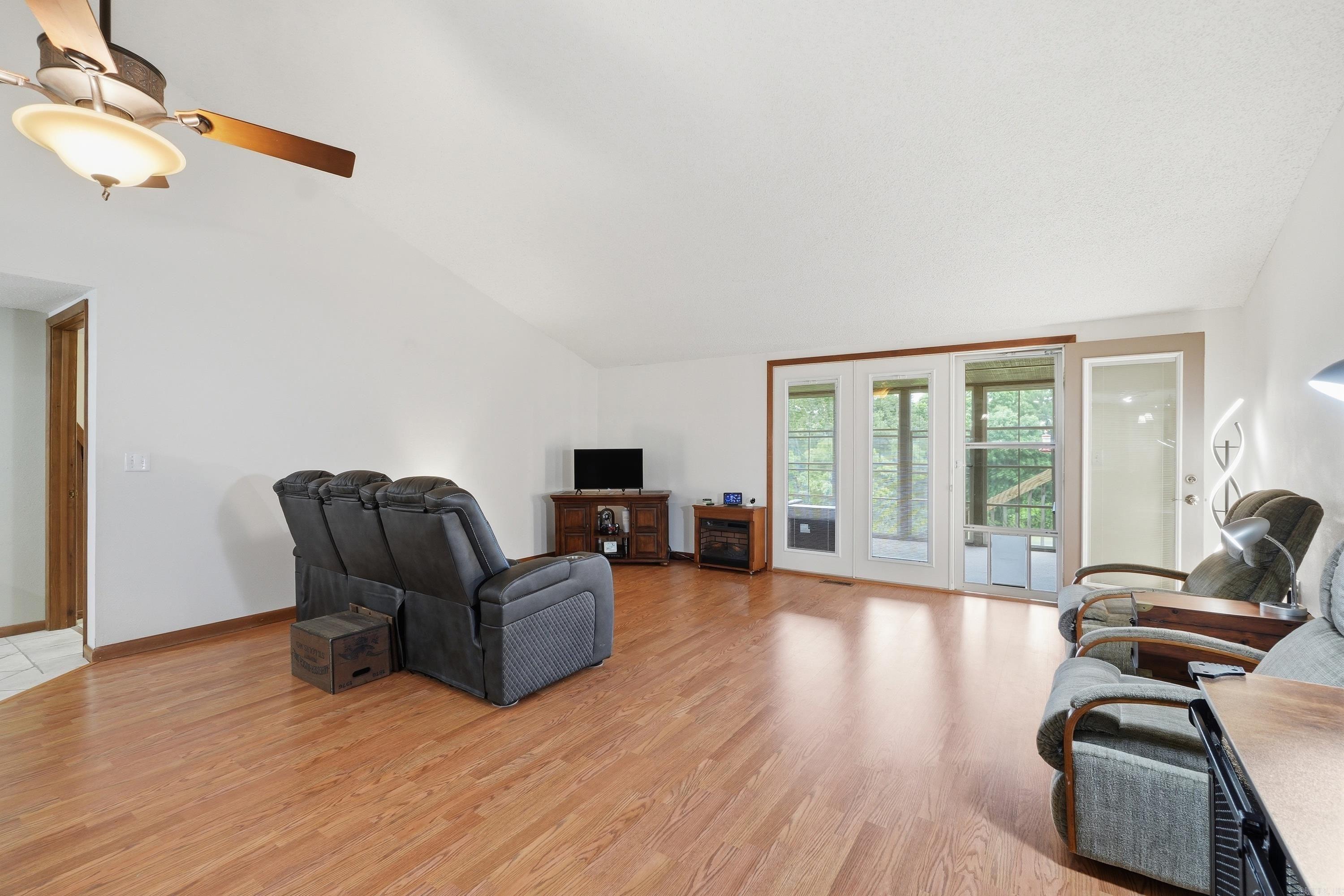 COUNTRY CLUB RIDGE TOWN - Residential