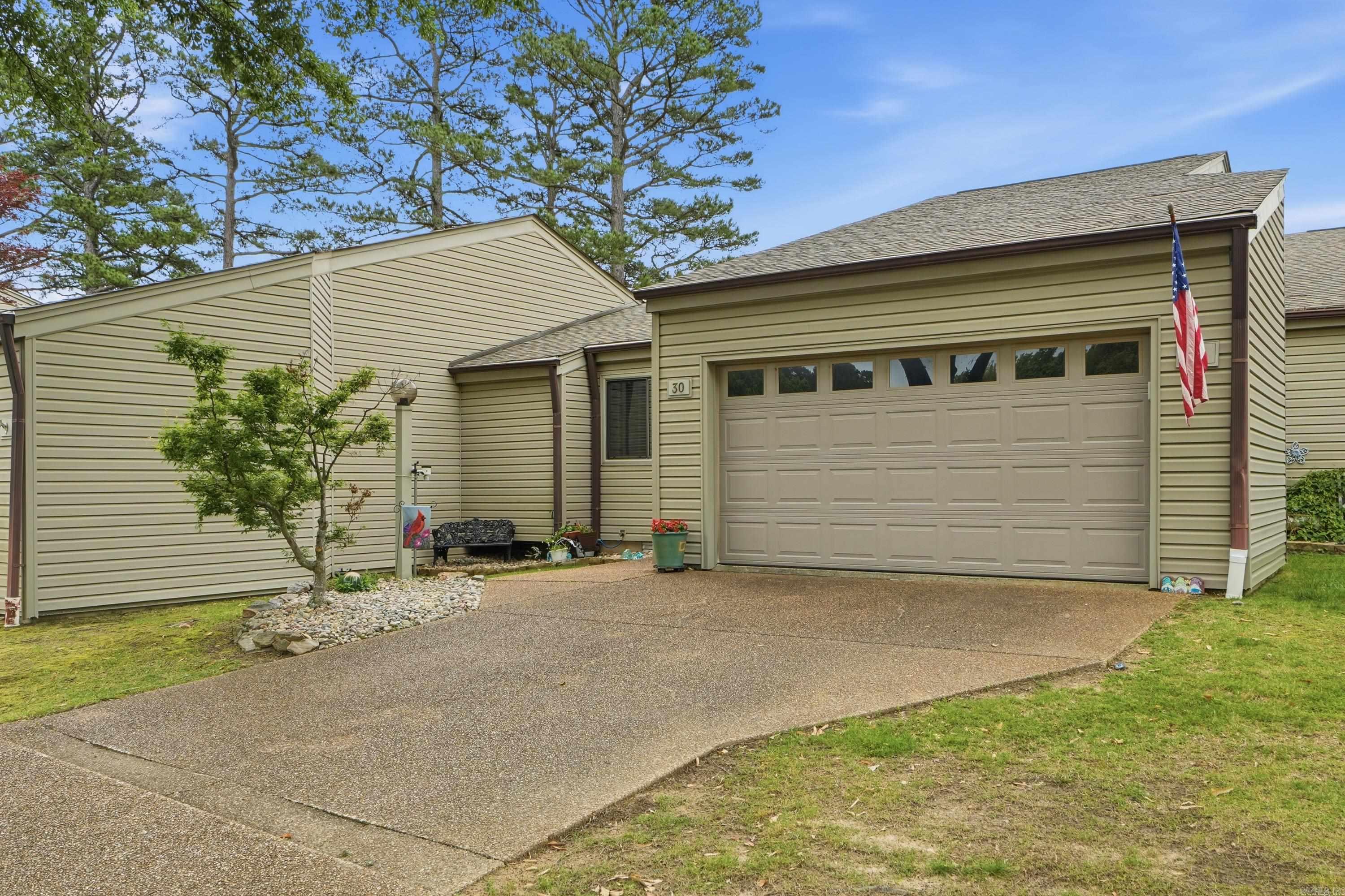 COUNTRY CLUB RIDGE TOWN - Residential