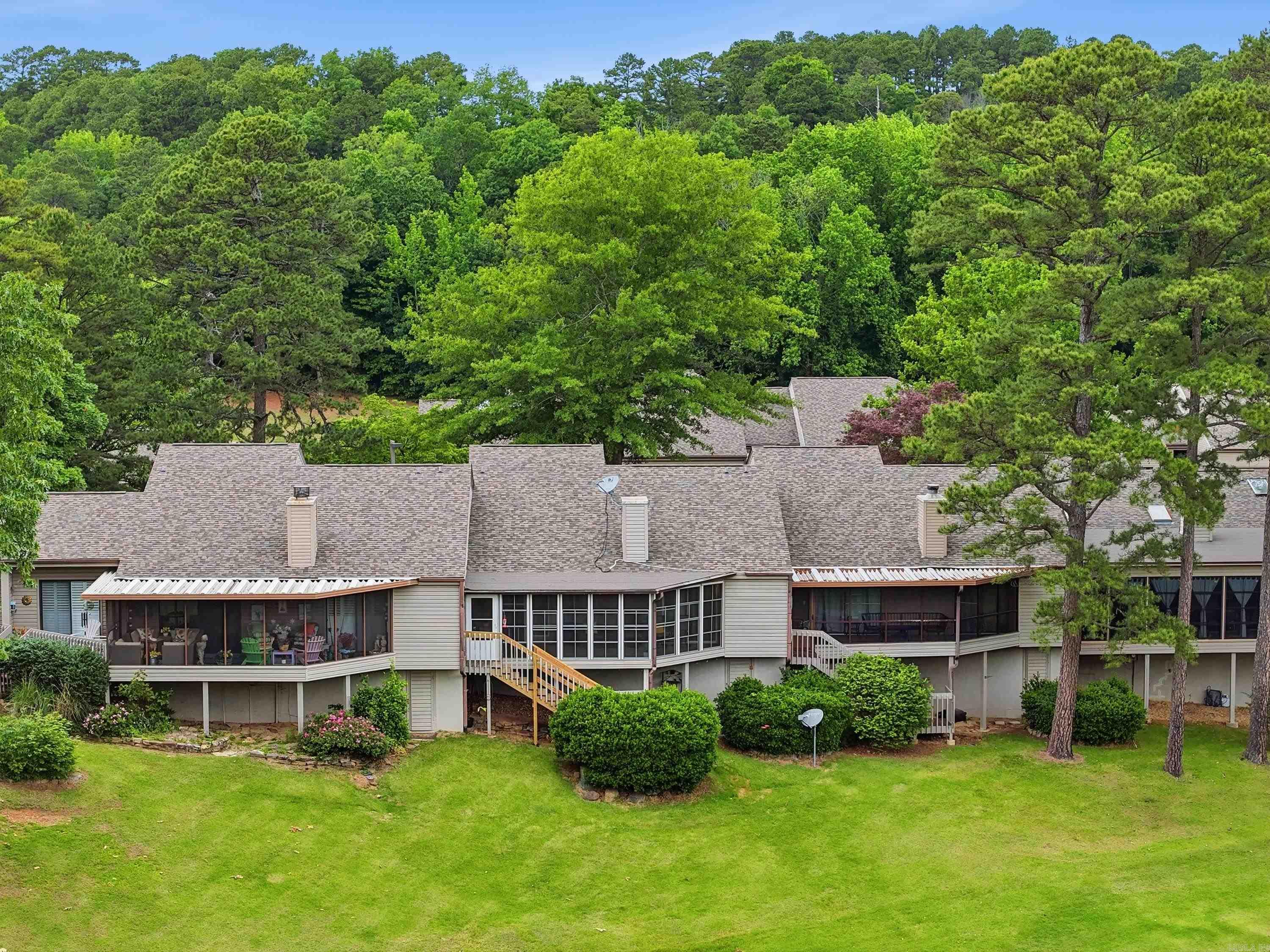 COUNTRY CLUB RIDGE TOWN - Residential
