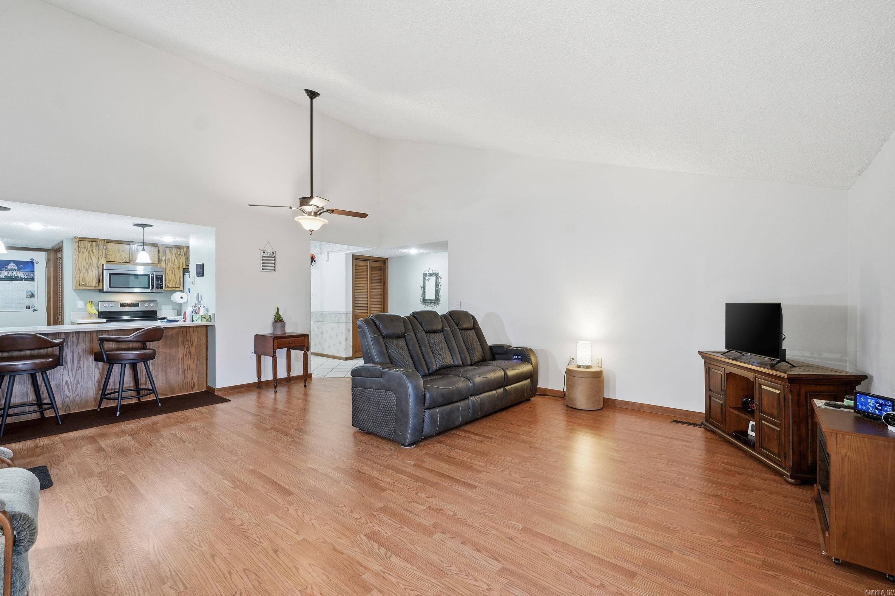 COUNTRY CLUB RIDGE TOWN - Residential