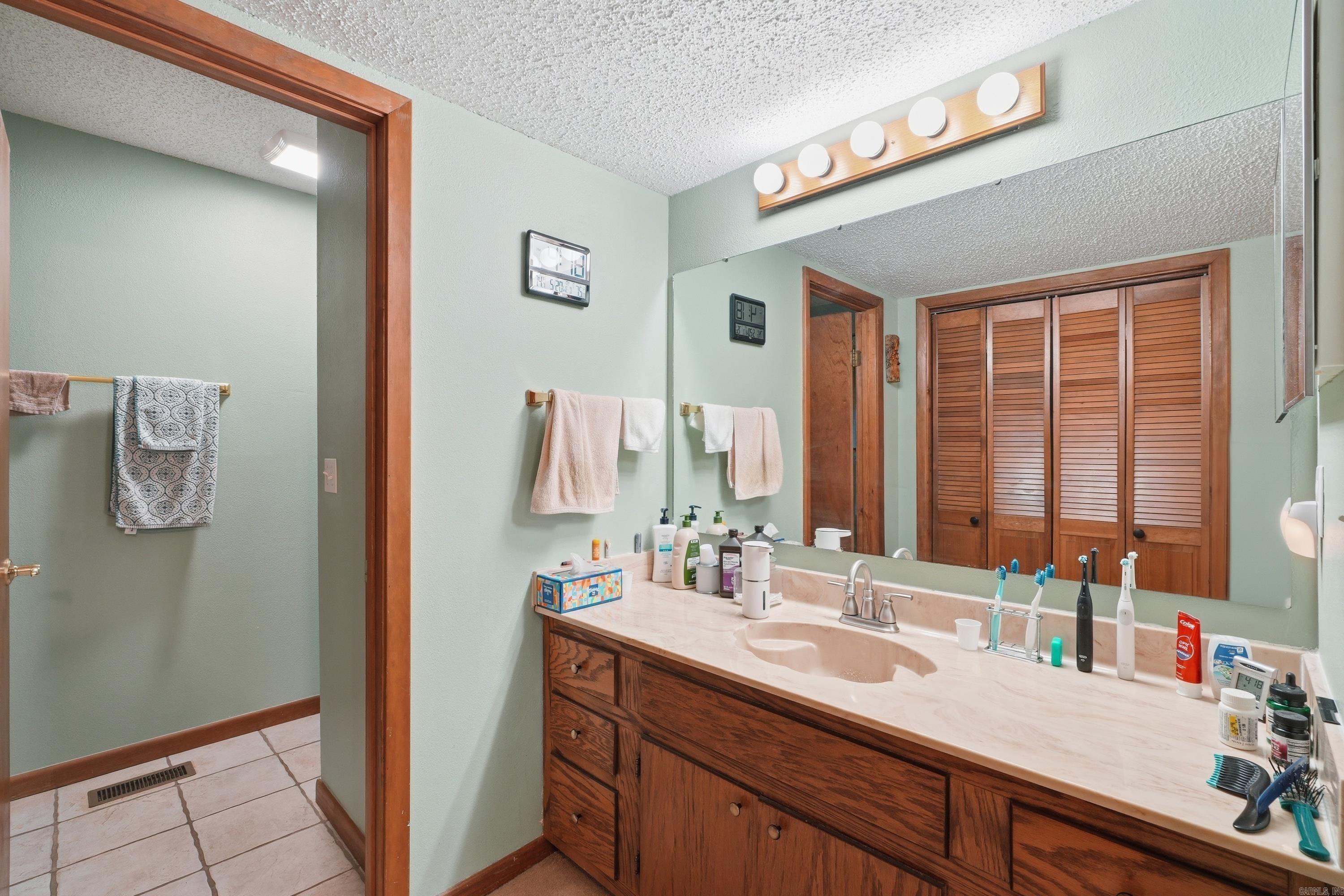 COUNTRY CLUB RIDGE TOWN - Residential