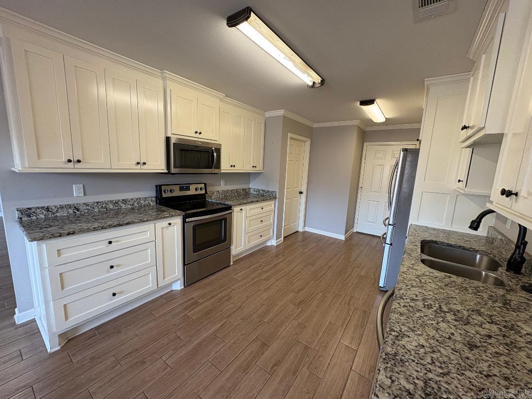 GLENN ABBEY - Residential